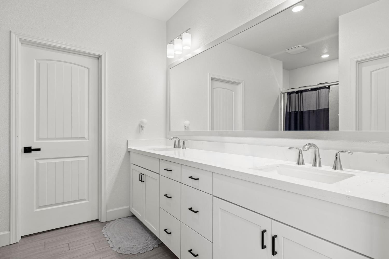 Elk Grove, California, 95757, United States, 4 Bedrooms Bedrooms, ,3 BathroomsBathrooms,Residential,For Sale,1879149