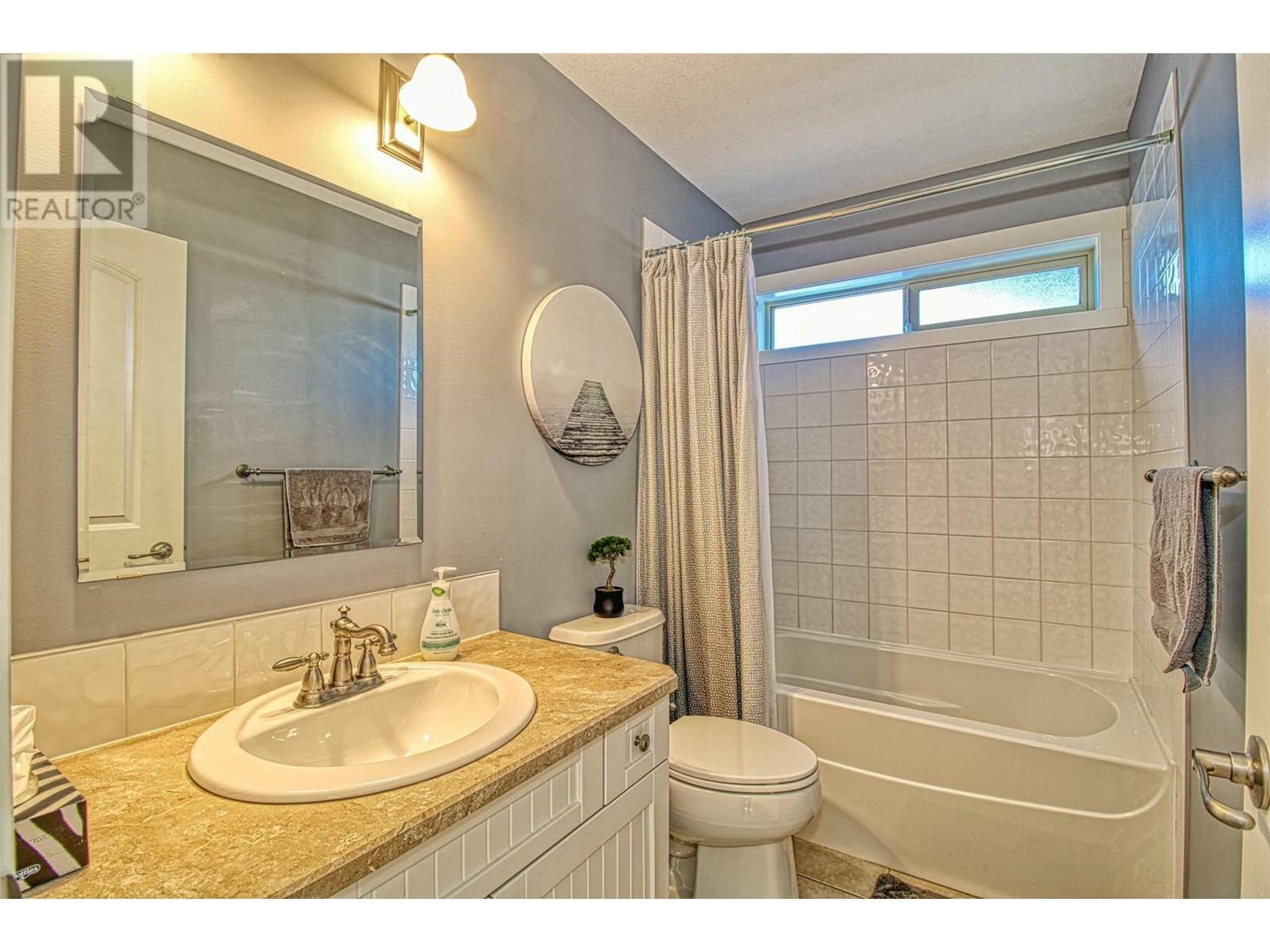 KELOWNA, British Columbia, V1Z 3R8, CA, 3 Bedrooms Bedrooms, ,2 BathroomsBathrooms,Residential,For Sale,1836917