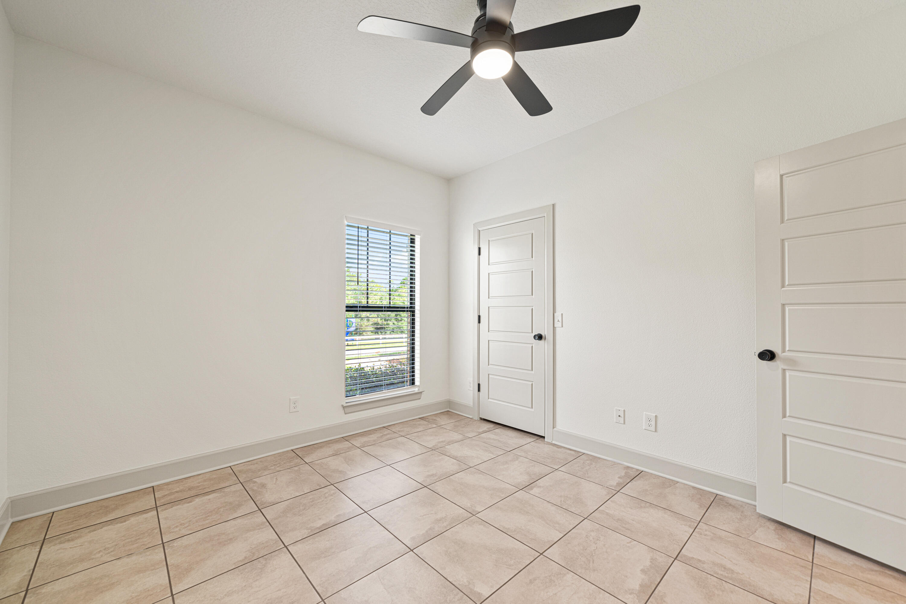 Crestview, Florida, 32536, United States, 5 Bedrooms Bedrooms, ,5 BathroomsBathrooms,Residential,For Sale,1906296