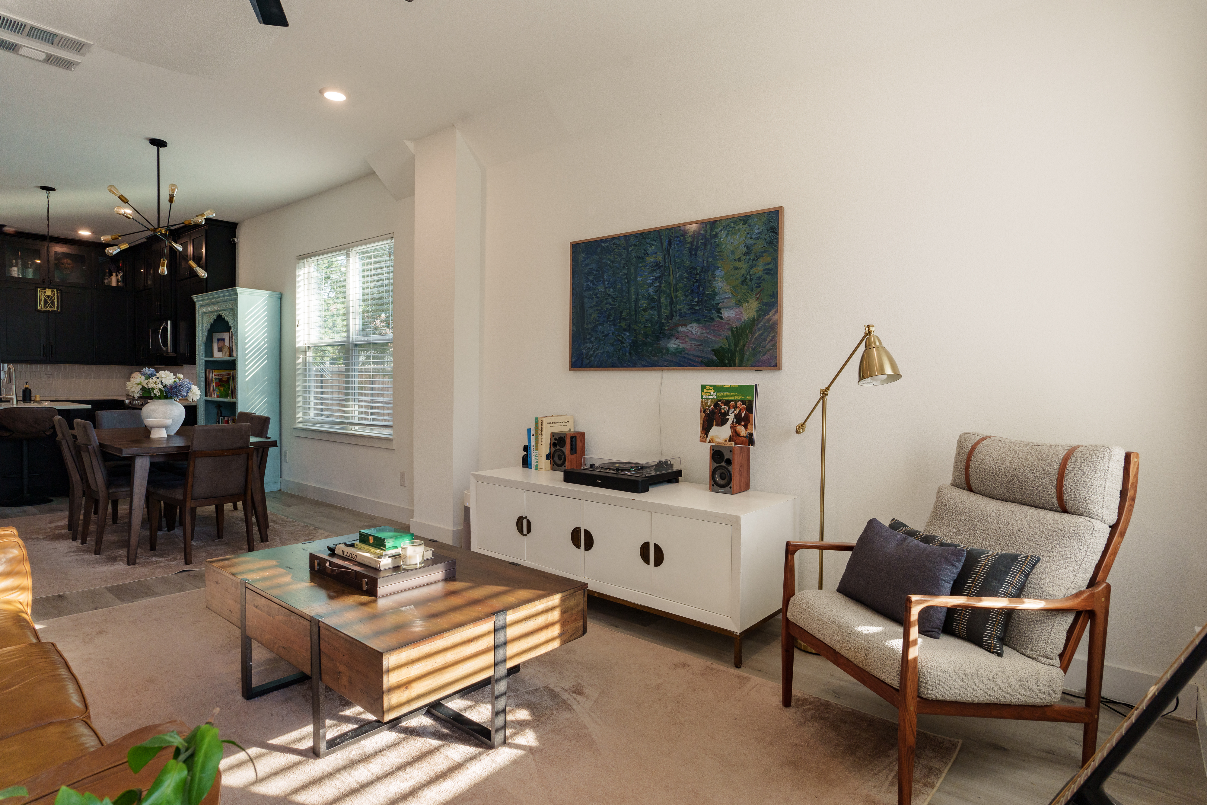  A 2021 modern on a fully gated corner lot near Trinity Groves - 物件實景