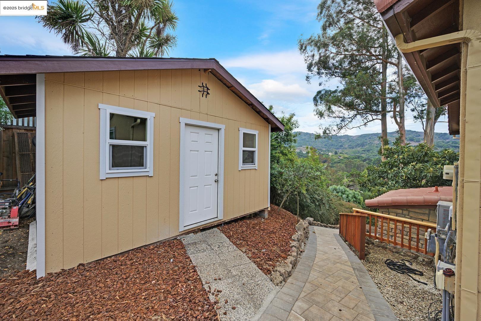 El Sobrante, California, 94803, United States, 4 Bedrooms Bedrooms, ,3 BathroomsBathrooms,Residential,For Sale,1986532