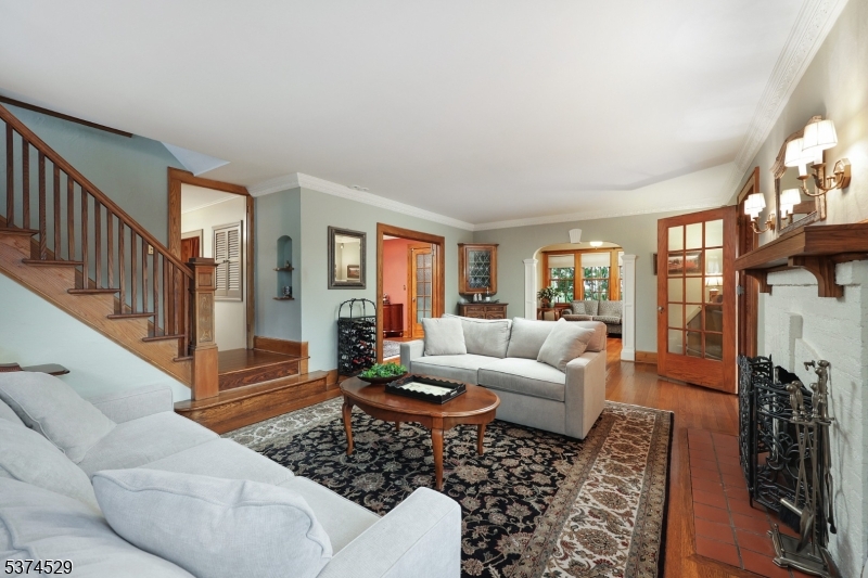 Westfield Town, New Jersey, 07090, United States, 3 Bedrooms Bedrooms, ,2 BathroomsBathrooms,Residential,For Sale,1940916