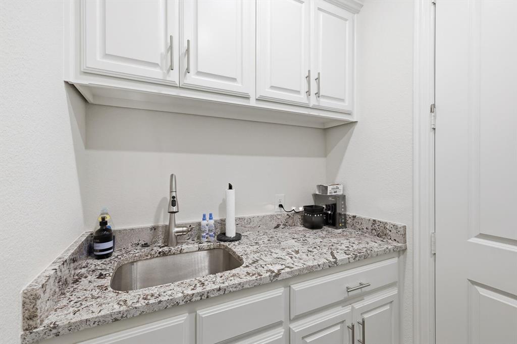 Little Elm, Texas, 75068, United States, 4 Bedrooms Bedrooms, ,4 BathroomsBathrooms,Residential,For Sale,1985757