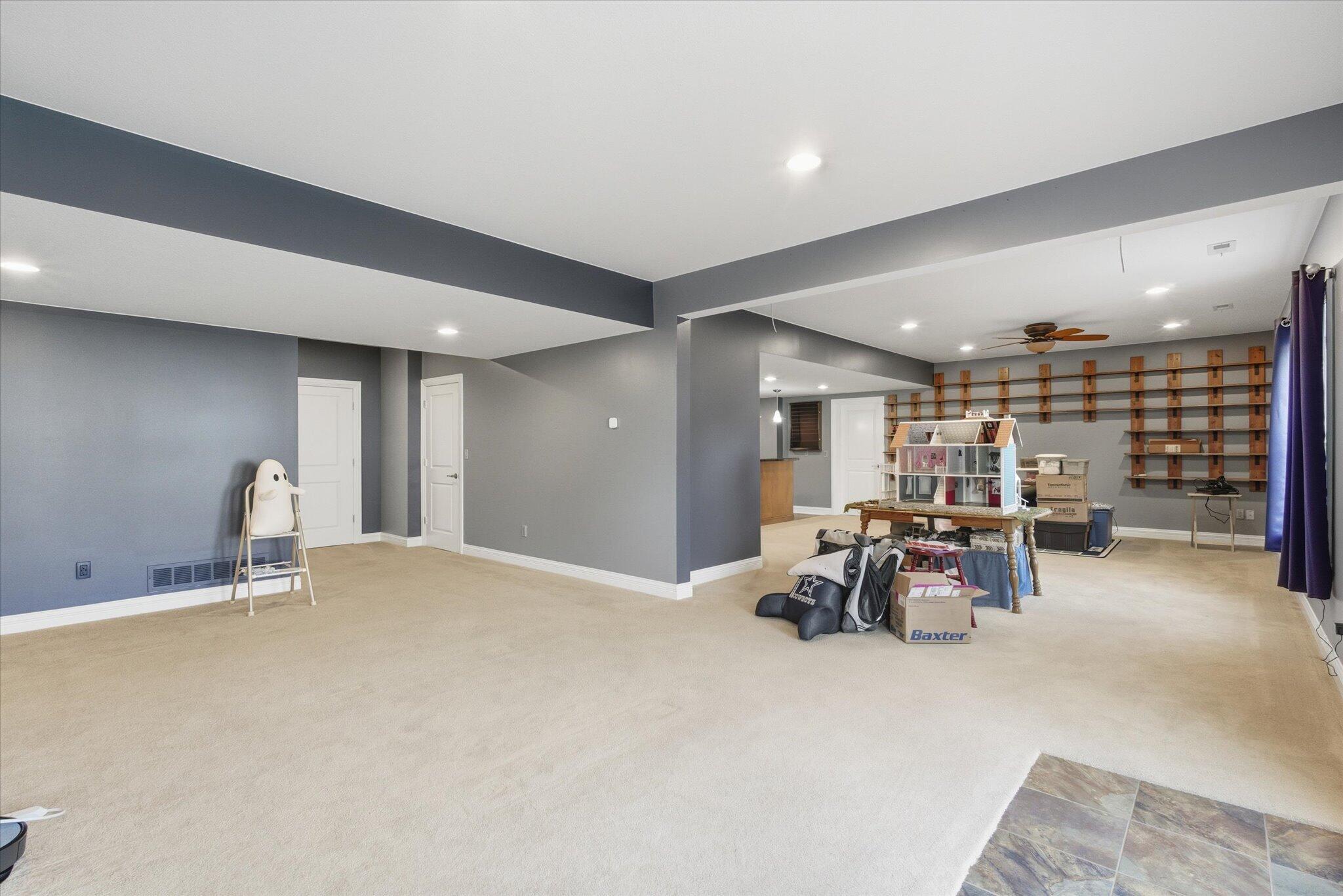 COLUMBIA, Missouri, 65203, United States, 4 Bedrooms Bedrooms, ,6 BathroomsBathrooms,Residential,For Sale,2013236