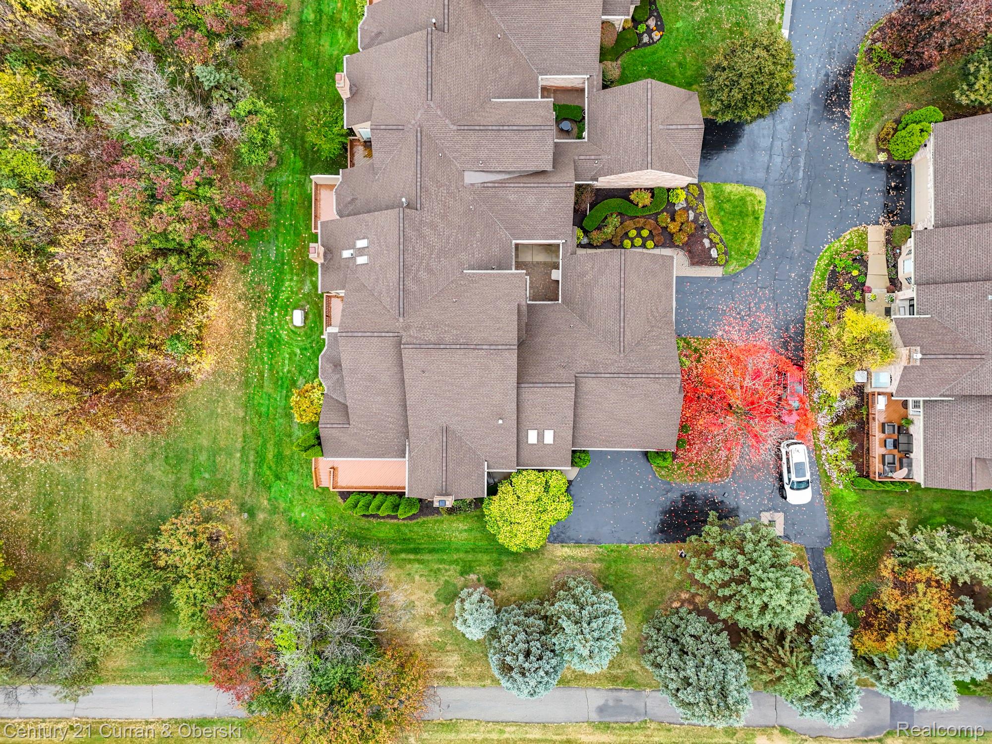 Shelby Charter Township, Michigan, 48316, United States, 2 Bedrooms Bedrooms, ,4 BathroomsBathrooms,Residential,For Sale,1977088