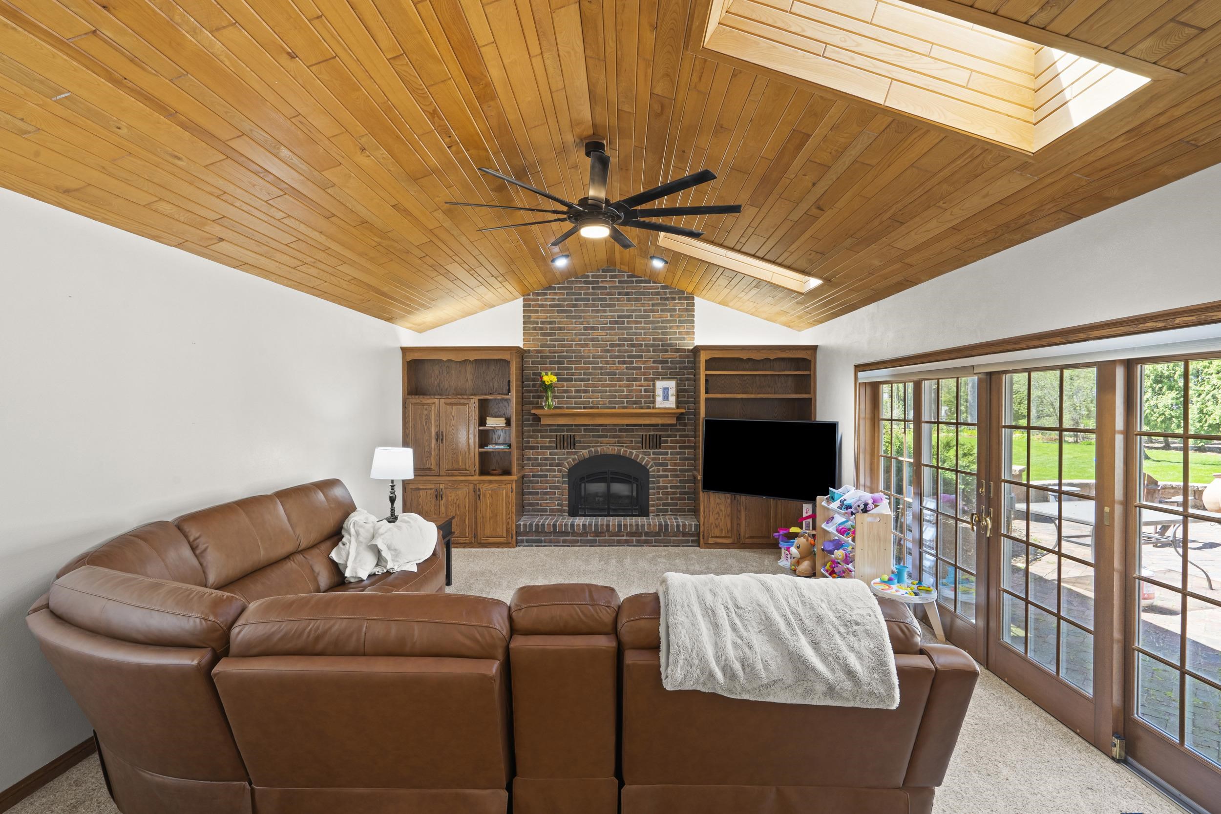 Appleton, Wisconsin, 54915, United States, 4 Bedrooms Bedrooms, ,4 BathroomsBathrooms,Residential,For Sale,1921997