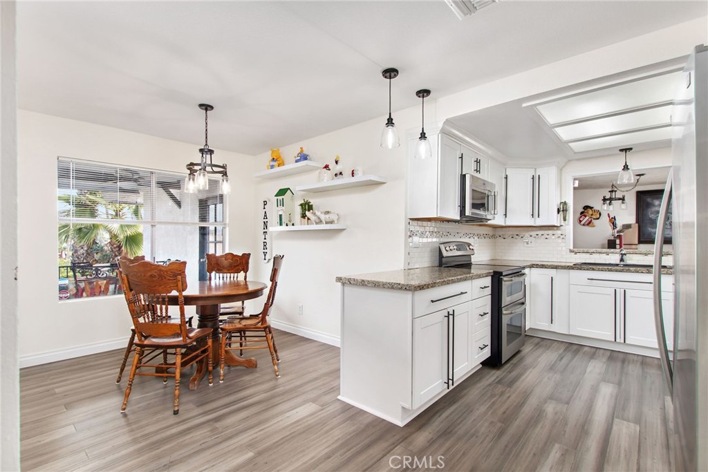 Canyon Lake, California, 92587, United States, 3 Bedrooms Bedrooms, ,2 BathroomsBathrooms,Residential,For Sale,1888203