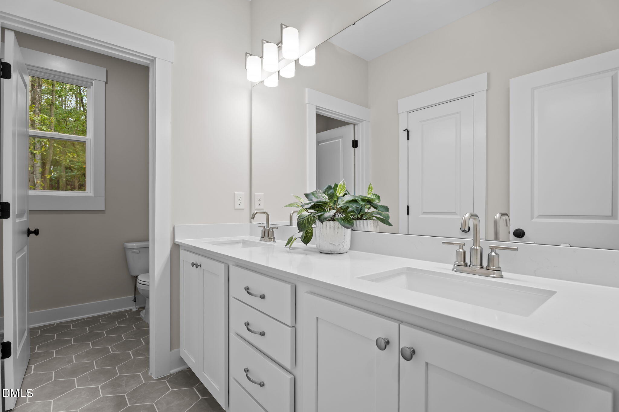 Louisburg, North Carolina, 27549, United States, 4 Bedrooms Bedrooms, ,3 BathroomsBathrooms,Residential,For Sale,1966640