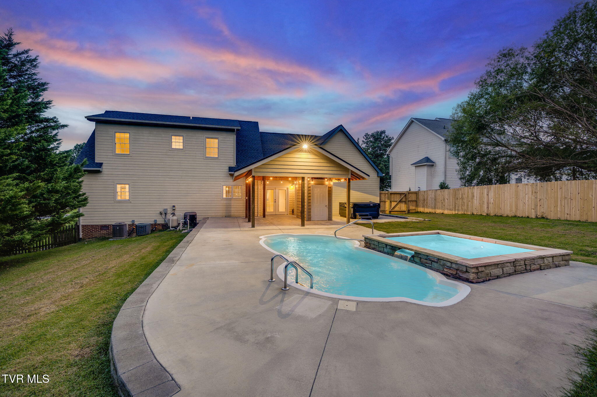 Gray, Tennessee, 37615, United States, 3 Bedrooms Bedrooms, ,4 BathroomsBathrooms,Residential,For Sale,1978151