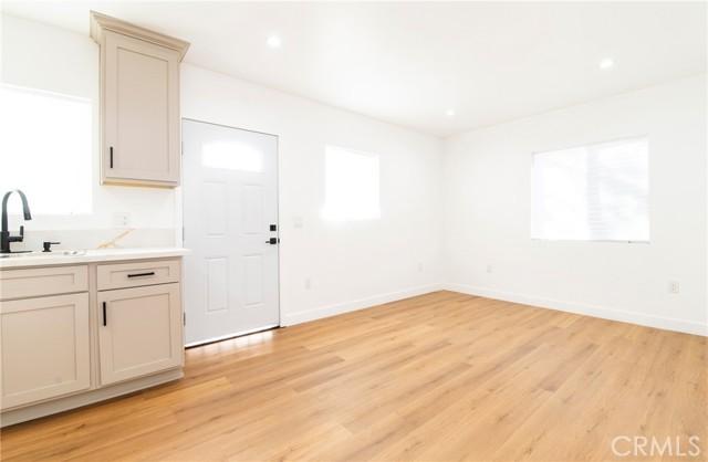 Los Angeles, California, 90001, United States, 5 Bedrooms Bedrooms, ,5 BathroomsBathrooms,Residential,For Sale,2009948