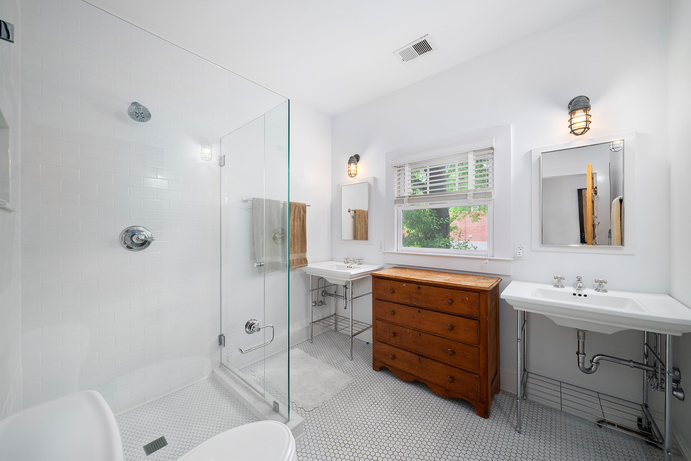  Captivating 1920s Farmhouse in Berkeley Park - 物件實景