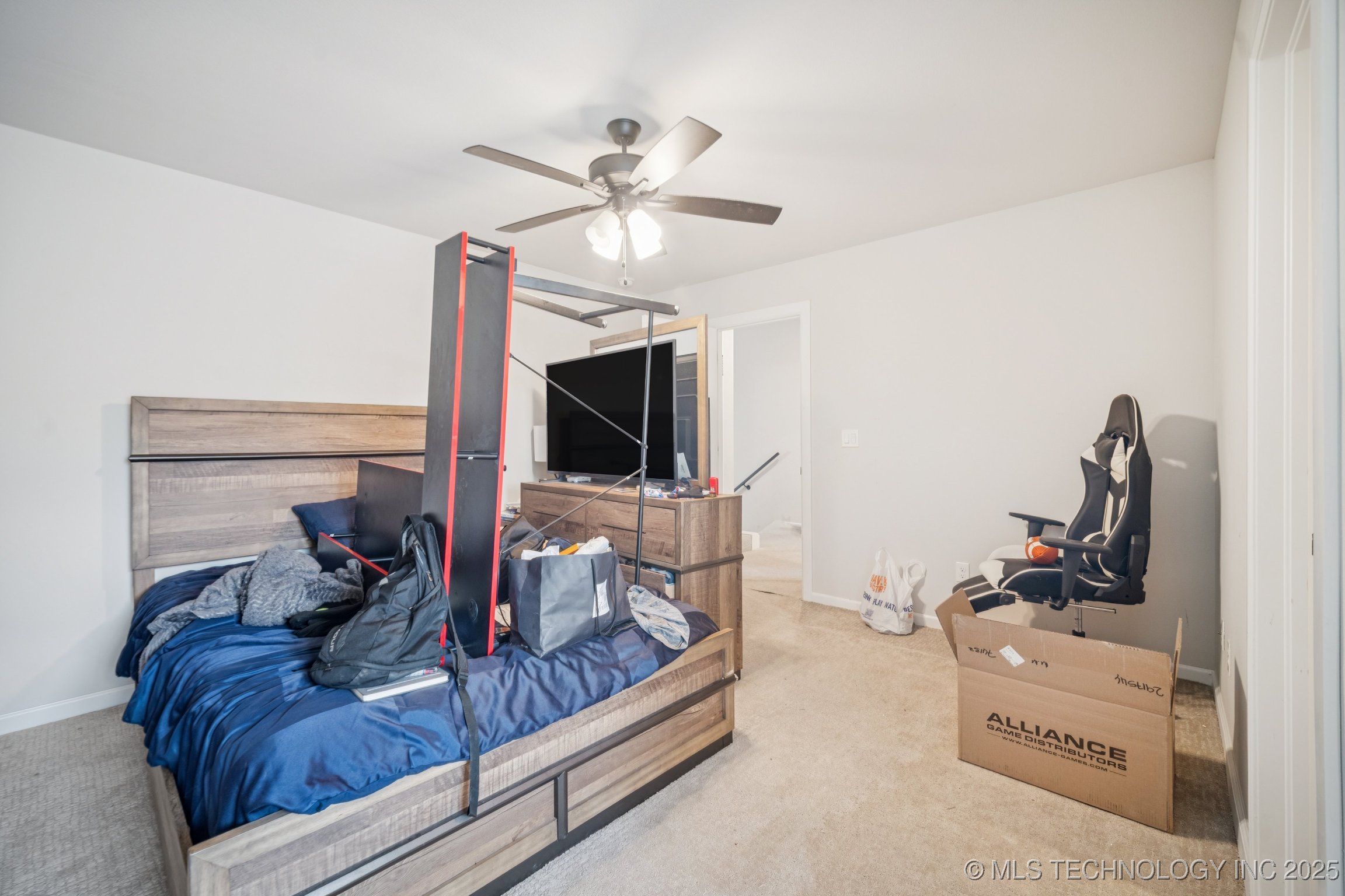 Broken Arrow, Oklahoma, 74011, United States, 5 Bedrooms Bedrooms, ,3 BathroomsBathrooms,Residential,For Sale,1898814