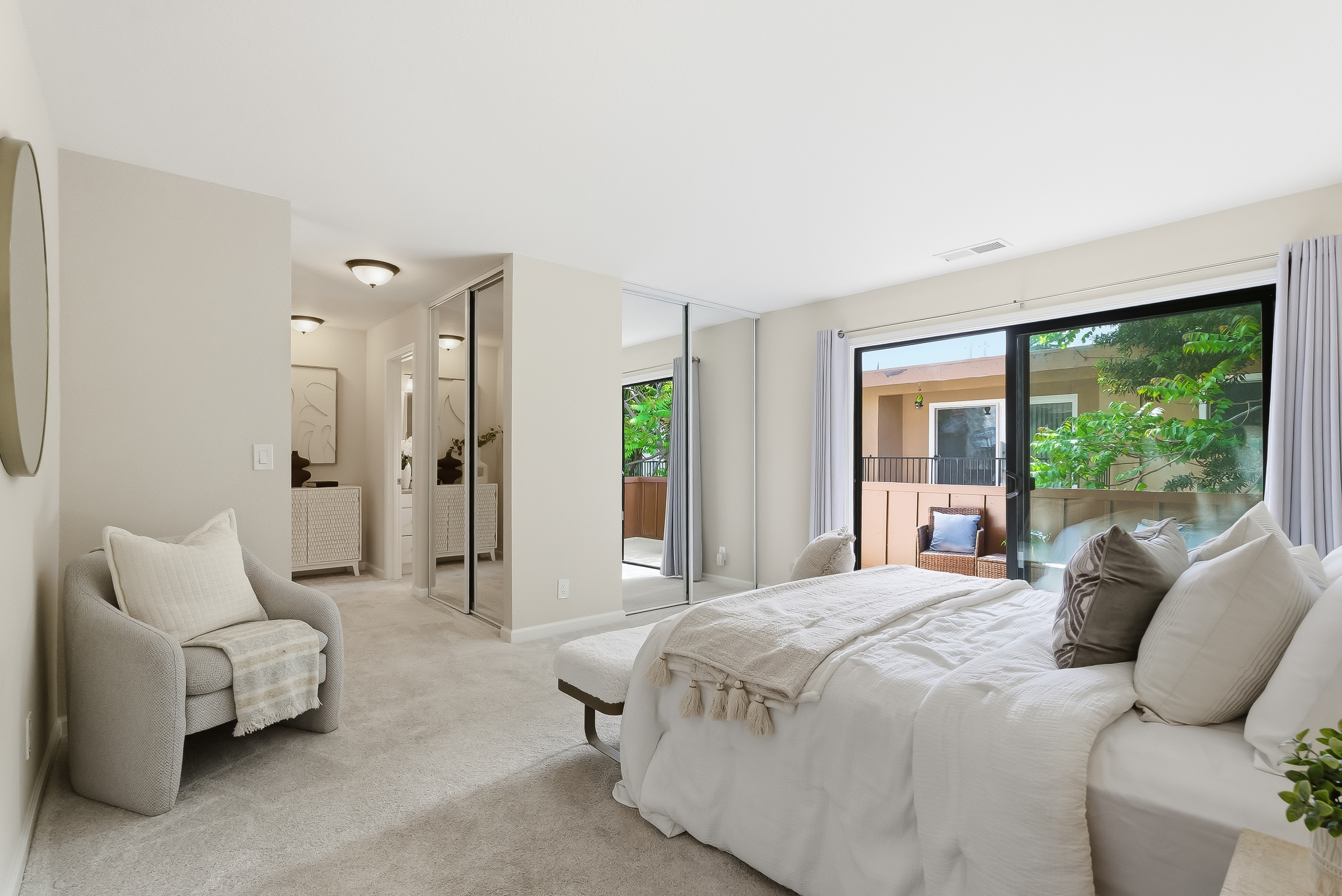  Spanish-Style Townhome in Tranquil Community - 物件實景