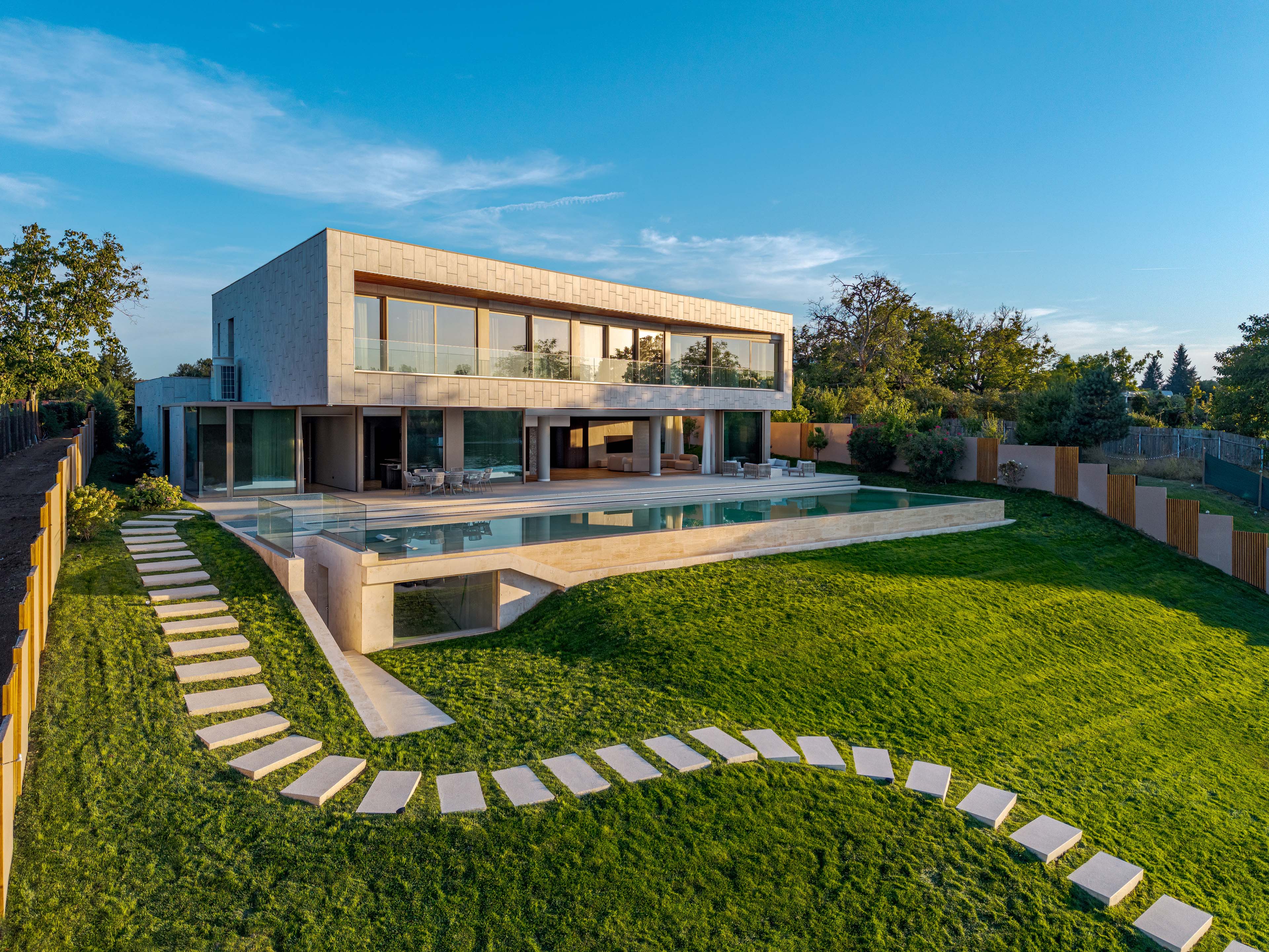 Unique Lakeside Villa on Snagov Lake, Romania - 物件實景