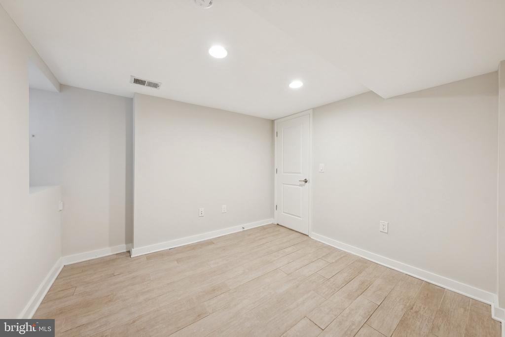 Washington, District of Columbia, 20001, United States, 6 Bedrooms Bedrooms, ,6 BathroomsBathrooms,Residential,For Sale,1983569