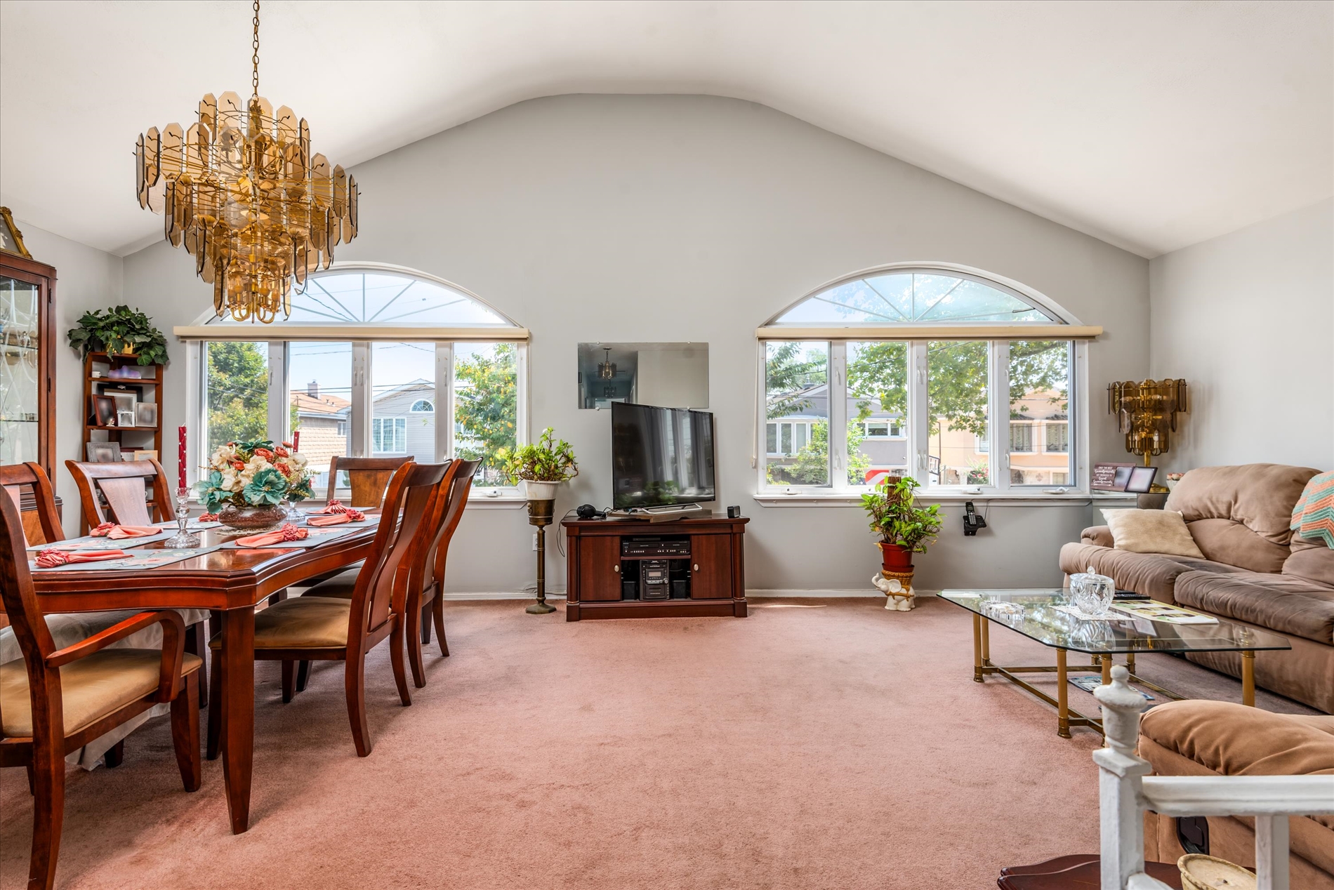 Howard Beach, New York, 11414, United States, 4 Bedrooms Bedrooms, ,2 BathroomsBathrooms,Residential,For Sale,1916184