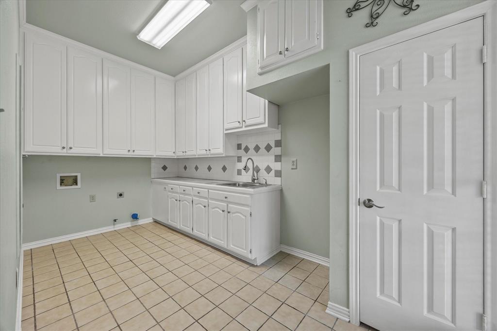 Heath, Texas, 75032, United States, 4 Bedrooms Bedrooms, ,4 BathroomsBathrooms,Residential,For Sale,1911948