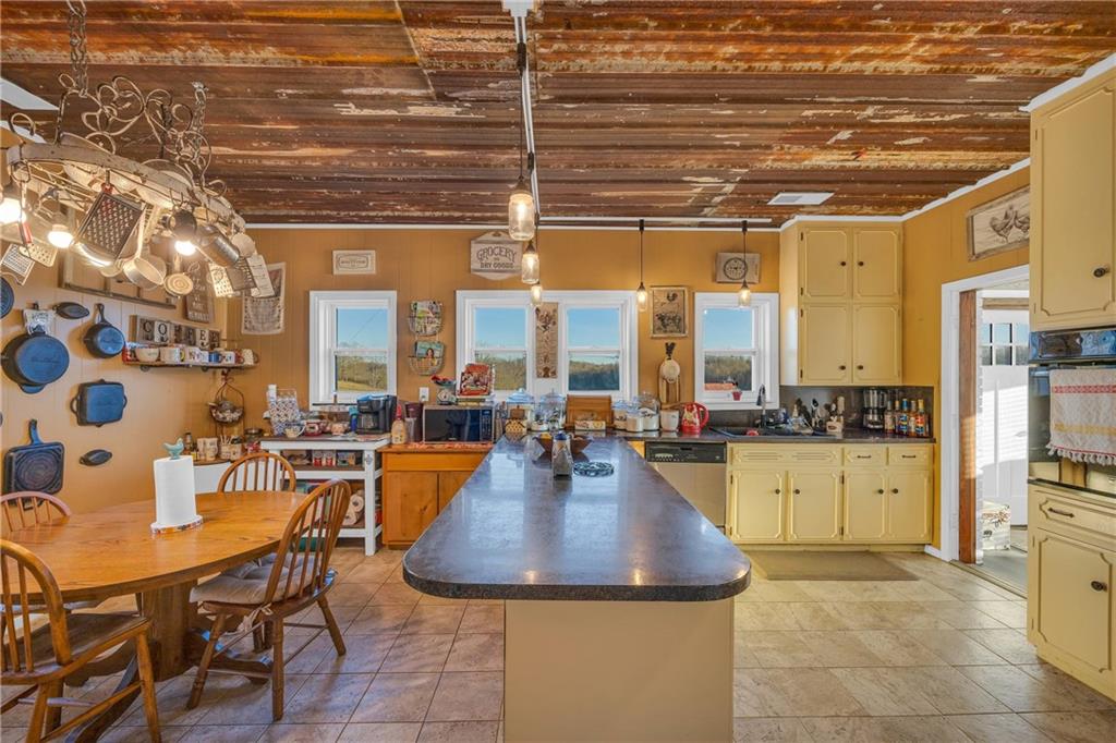 Jasper, Georgia, 30143, United States, 4 Bedrooms Bedrooms, ,2 BathroomsBathrooms,Residential,For Sale,1982973