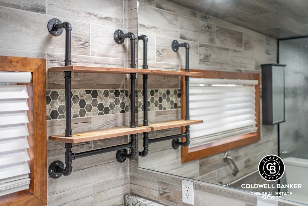 Garden City, Kansas, 67846, United States, 4 Bedrooms Bedrooms, ,Residential,For Sale,2003039