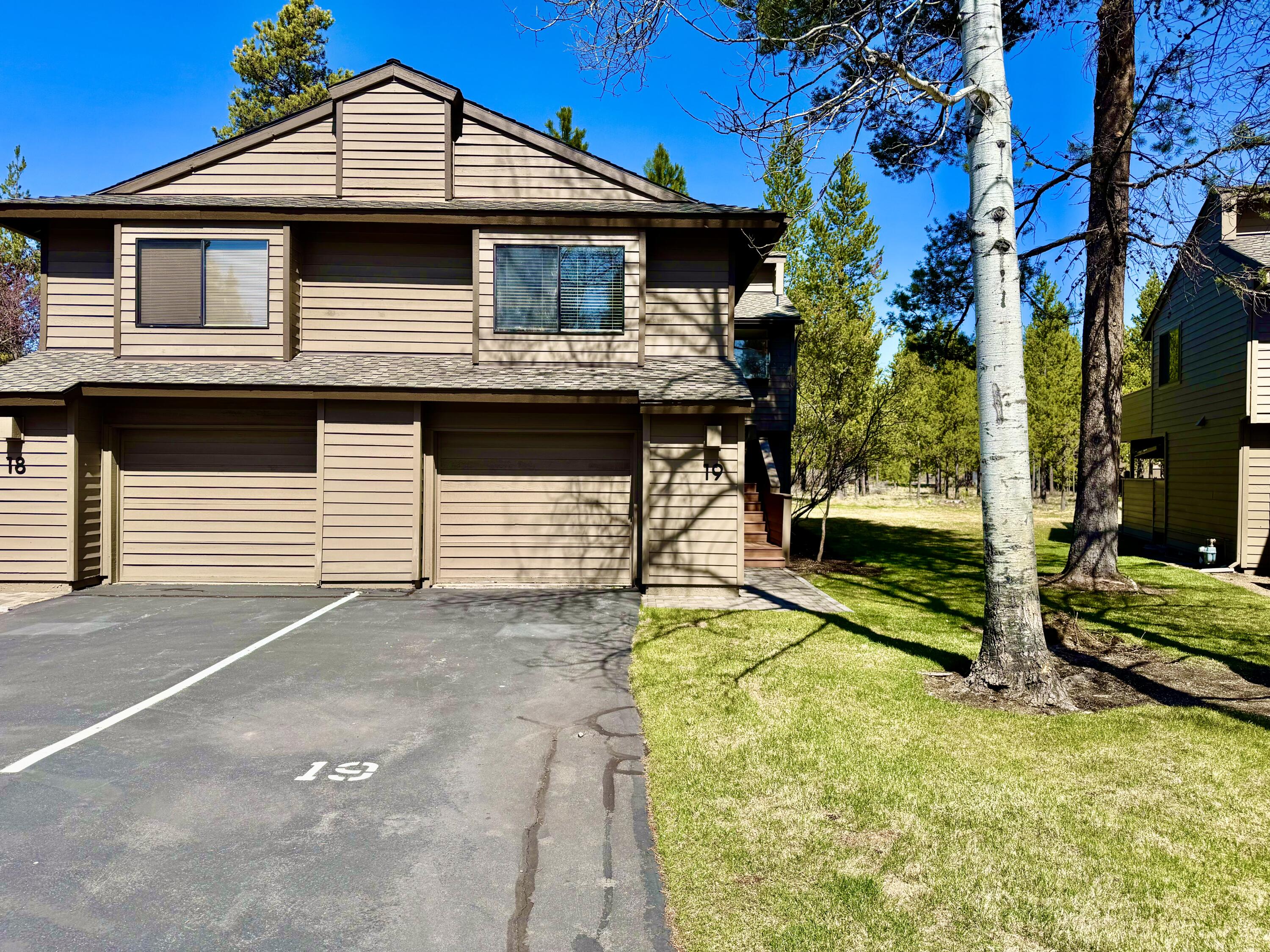 Sunriver, Oregon, 97707, United States, 3 Bedrooms Bedrooms, ,3 BathroomsBathrooms,Residential,For Sale,1778958