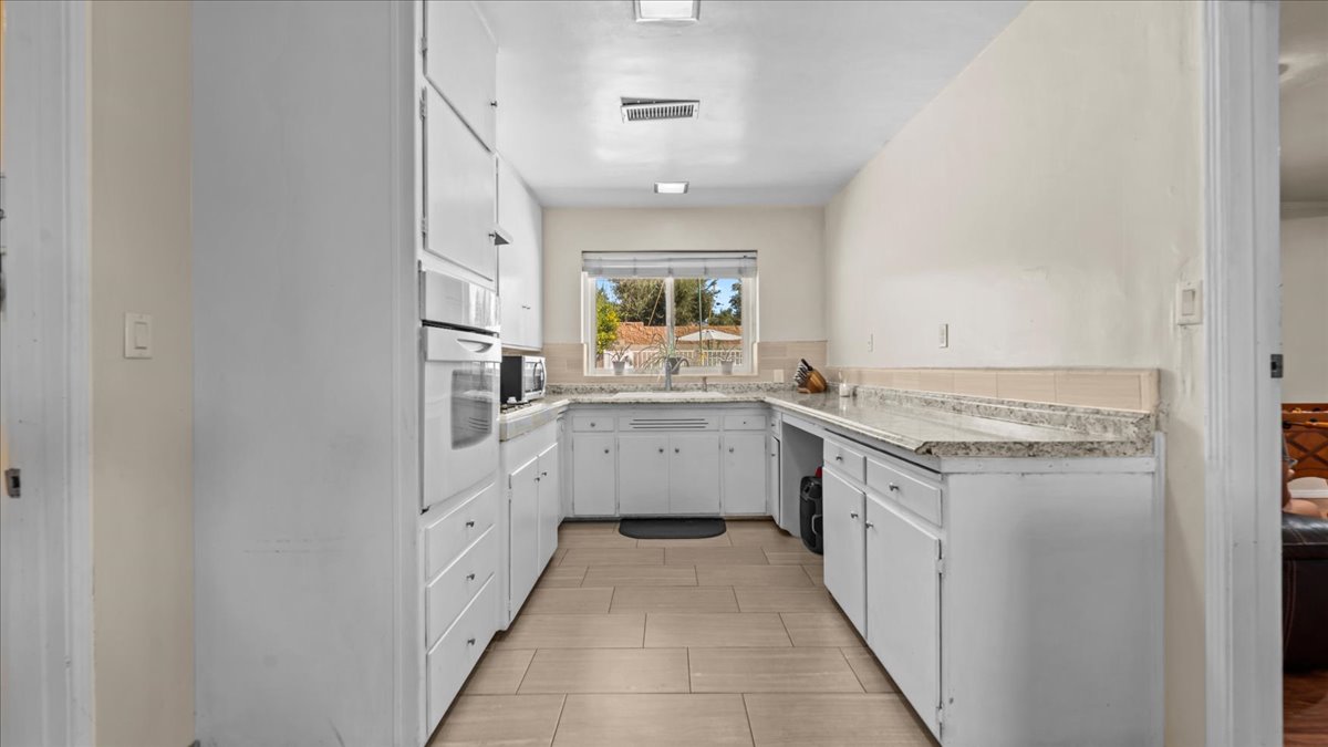 San Bernardino, California, 92404, United States, 3 Bedrooms Bedrooms, ,2 BathroomsBathrooms,Residential,For Sale,1990430