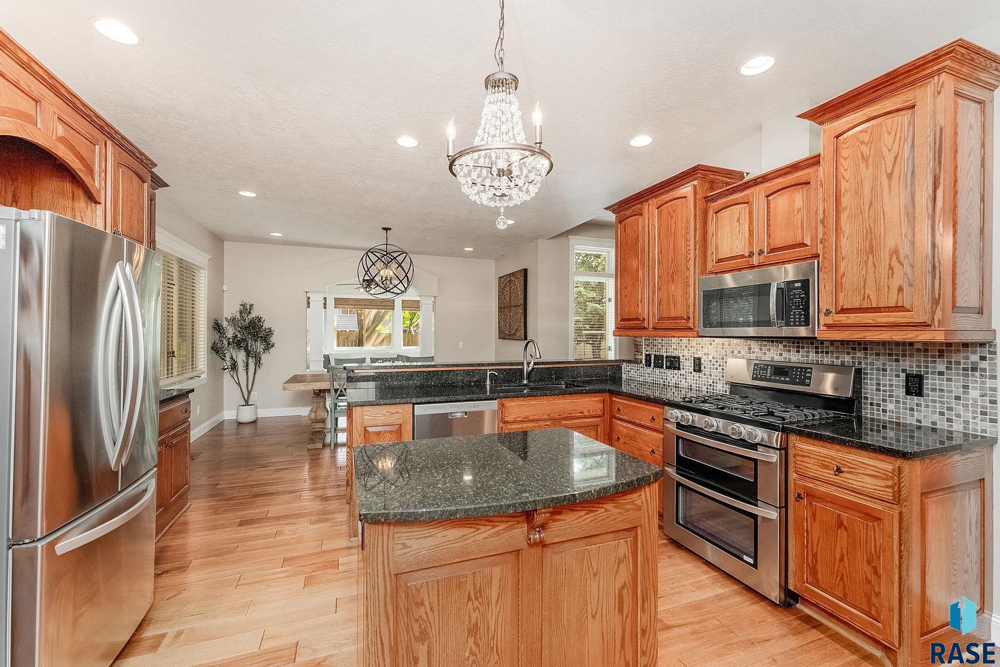 Sioux Falls, South Dakota, 57106, United States, 5 Bedrooms Bedrooms, ,3 BathroomsBathrooms,Residential,For Sale,1946502