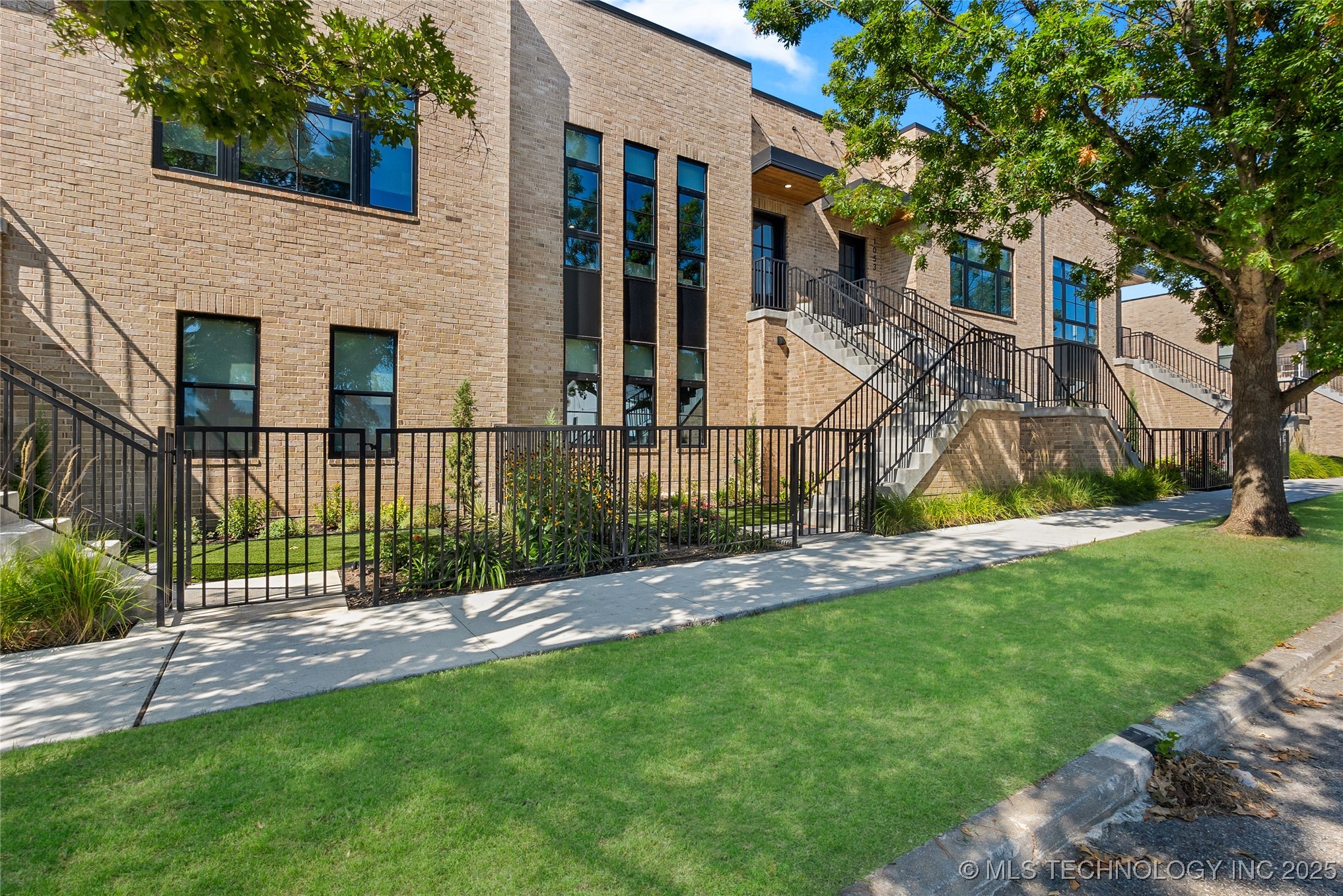 Tulsa, Oklahoma, 74120, United States, 3 Bedrooms Bedrooms, ,3 BathroomsBathrooms,Residential,For Sale,1989379