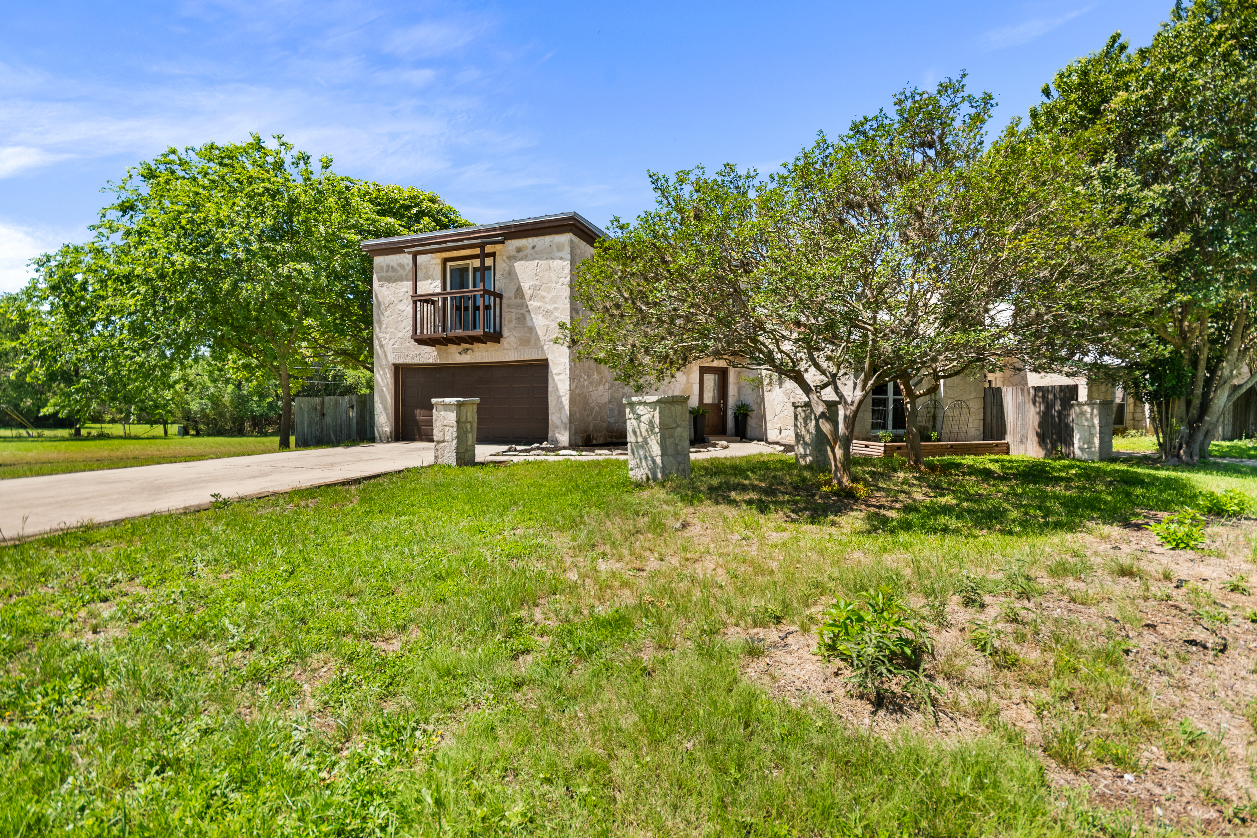  Charming Hill Country Home - 物件實景
