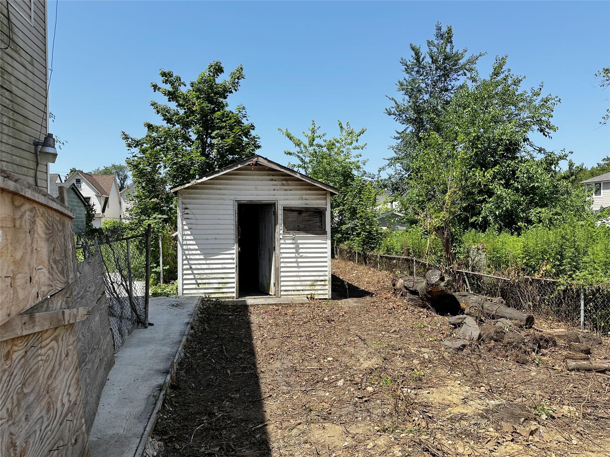 Jamaica, New York, 11433, United States, 3 Bedrooms Bedrooms, ,2 BathroomsBathrooms,Residential,For Sale,1883672