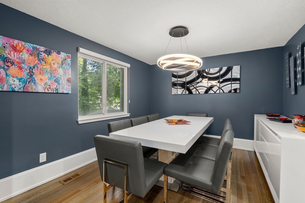 Newton, Massachusetts, 02459, United States, 5 Bedrooms Bedrooms, ,4 BathroomsBathrooms,Residential,For Sale,1939309