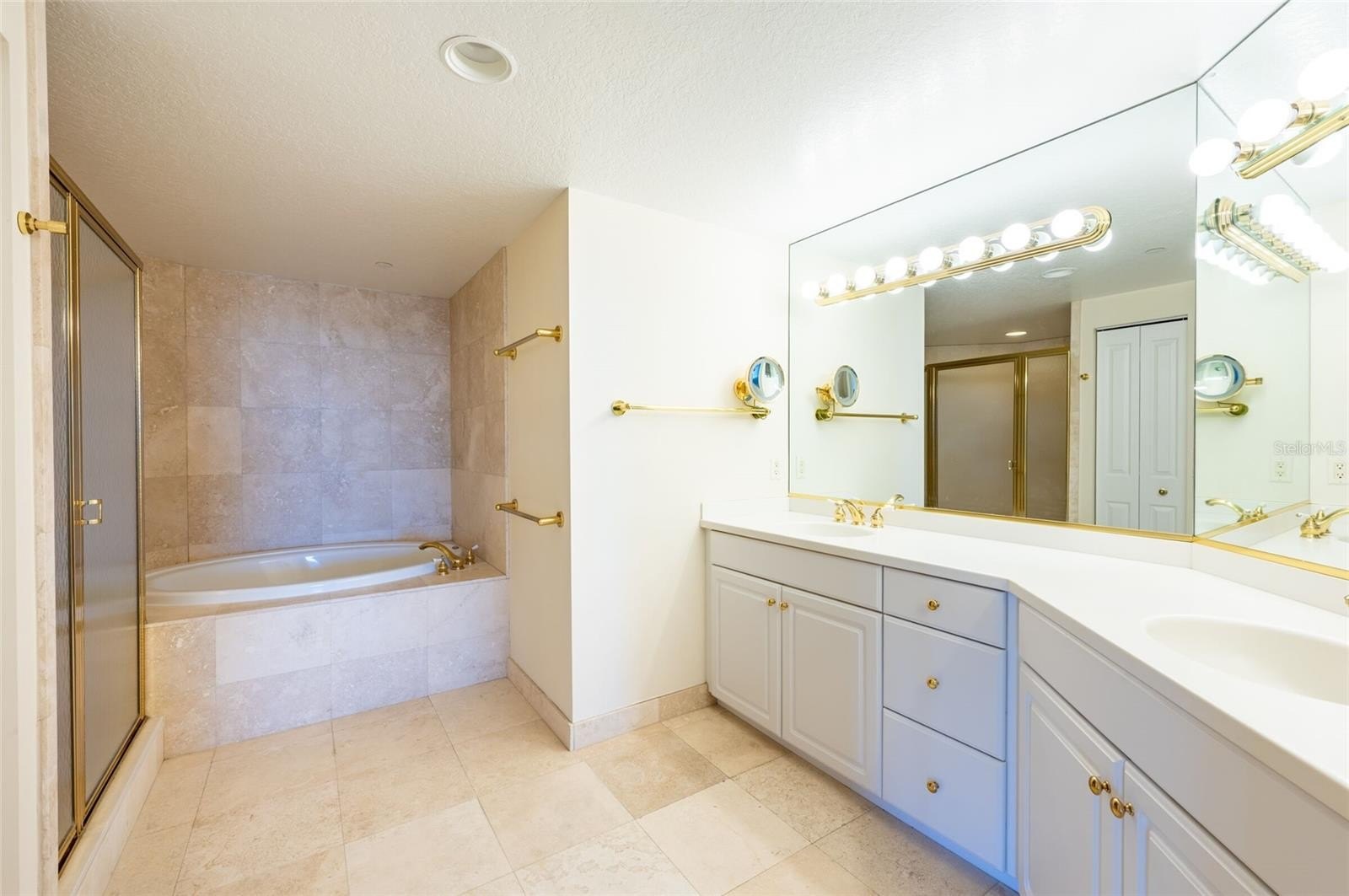 CLEARWATER BEACH, Florida, 33767, United States, 3 Bedrooms Bedrooms, ,3 BathroomsBathrooms,Residential,For Sale,2013097