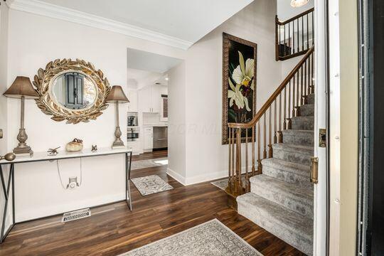 Upper Arlington, Ohio, 43220, United States, 3 Bedrooms Bedrooms, ,3 BathroomsBathrooms,Residential,For Sale,1987809