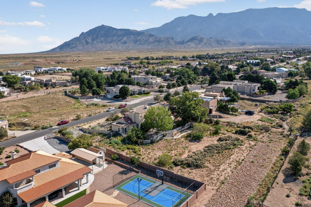 Albuquerque, New Mexico, 87122, United States, 5 Bedrooms Bedrooms, ,5 BathroomsBathrooms,Residential,For Sale,1933221