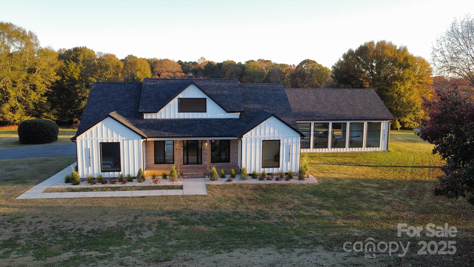 Waxhaw, North Carolina, 28173, United States, 5 Bedrooms Bedrooms, ,4 BathroomsBathrooms,Residential,For Sale,1990877