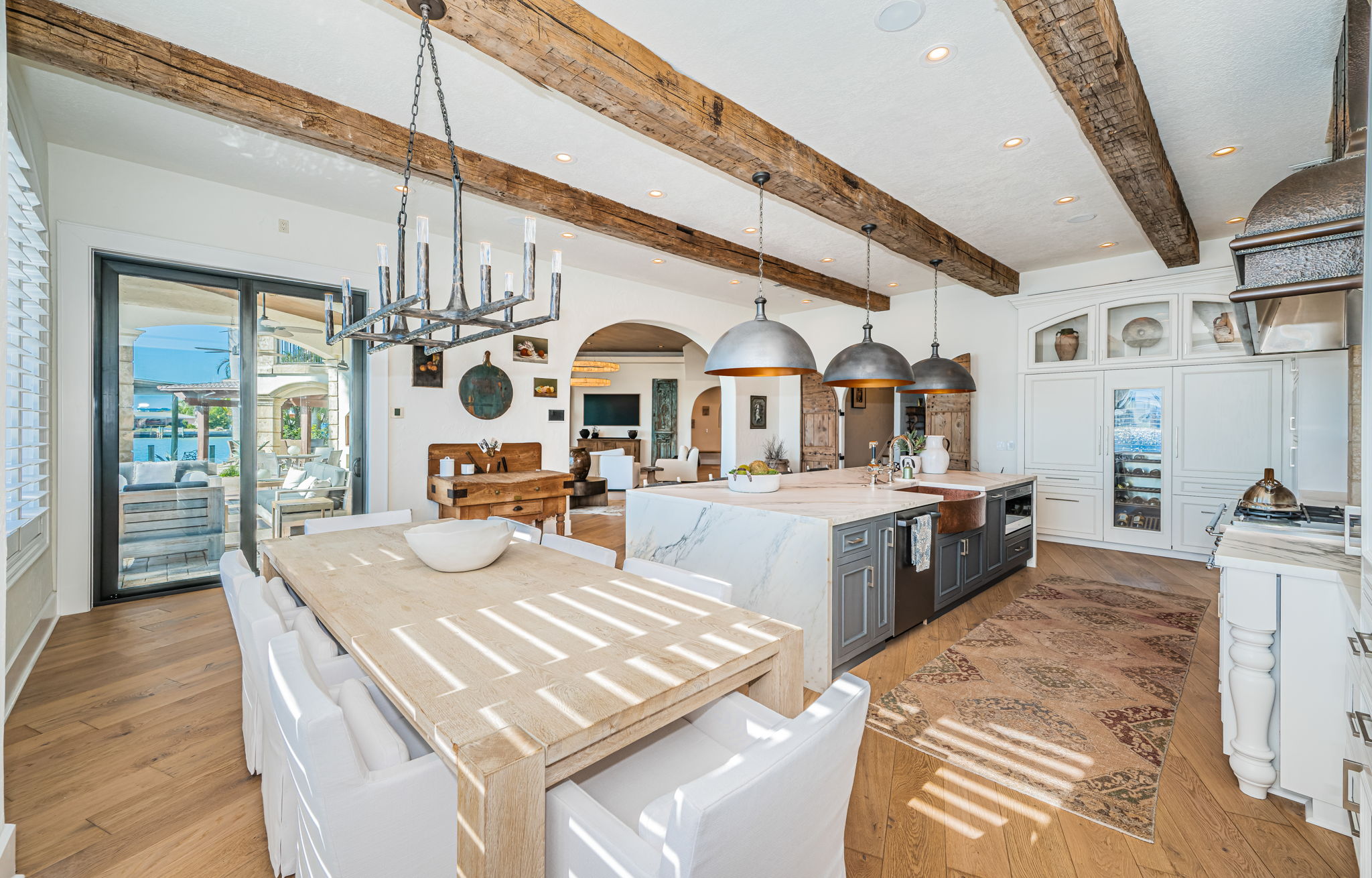 St Petersburg, Florida, 33707, United States, 5 Bedrooms Bedrooms, ,5 BathroomsBathrooms,Residential,For Sale,2007772