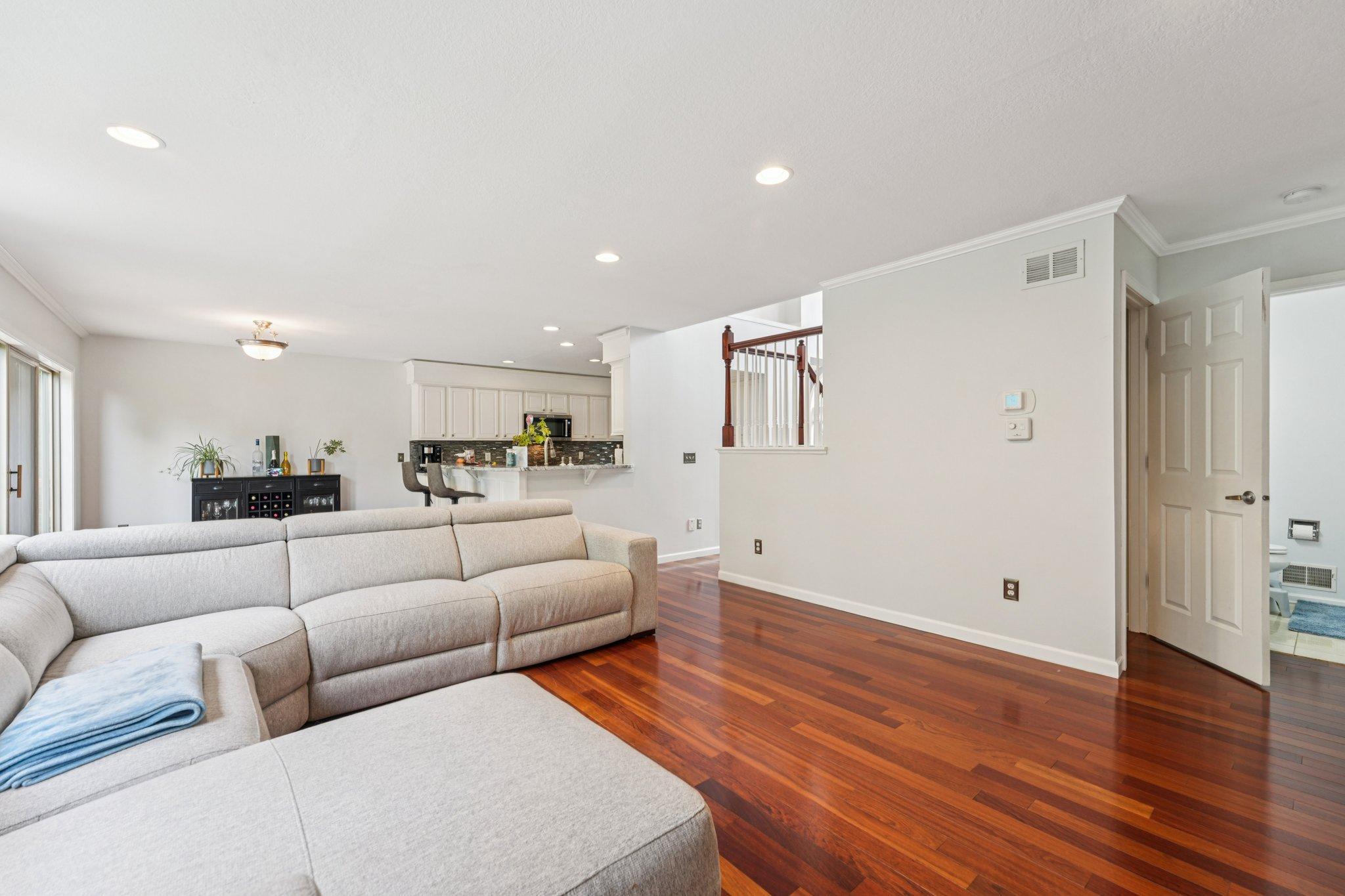 Saint Michael, Minnesota, 55376, United States, 4 Bedrooms Bedrooms, ,3 BathroomsBathrooms,Residential,For Sale,1908801