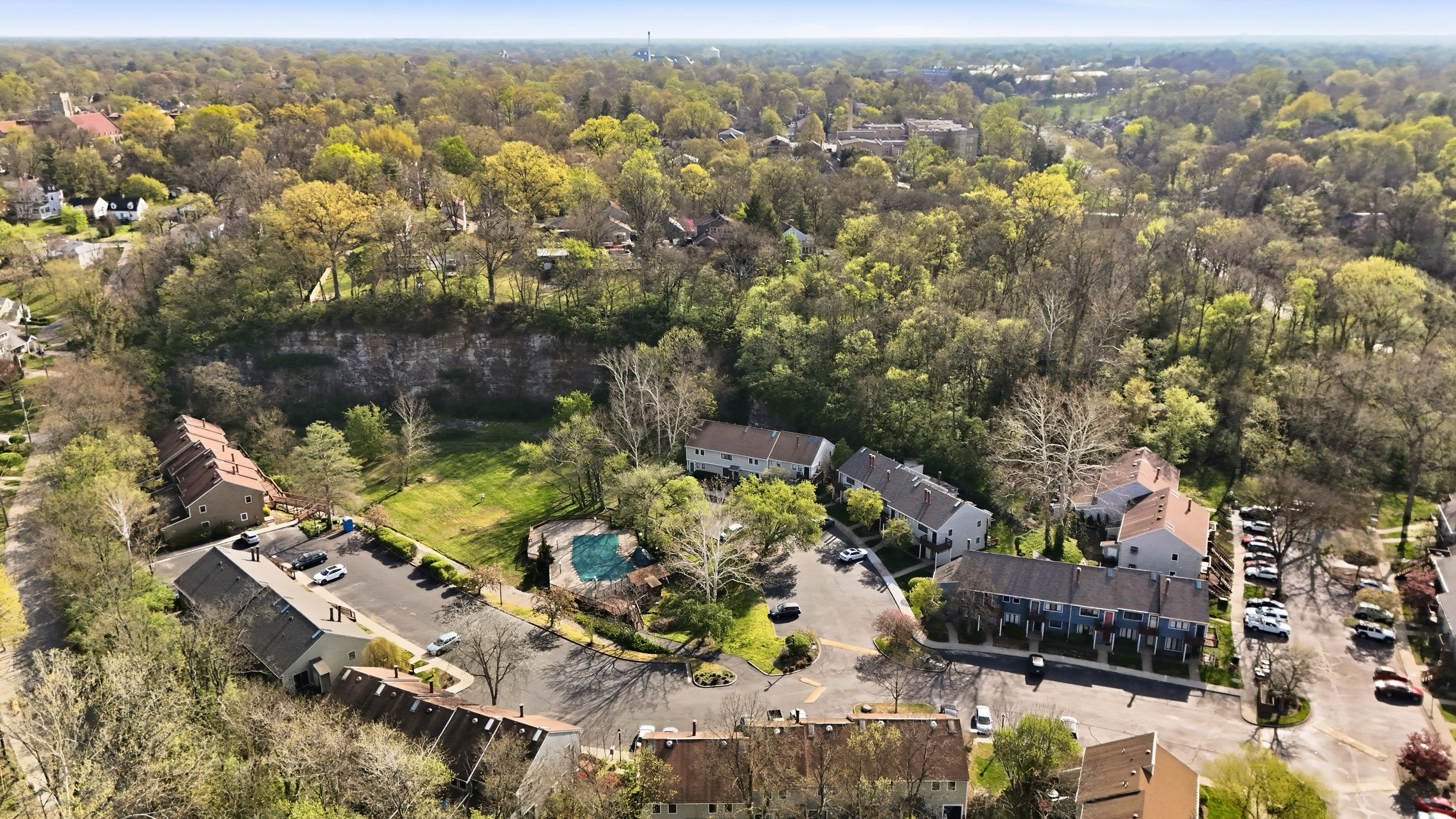  421 Ledgeview Park Drive, Louisville, KY 40206 - 物件實景