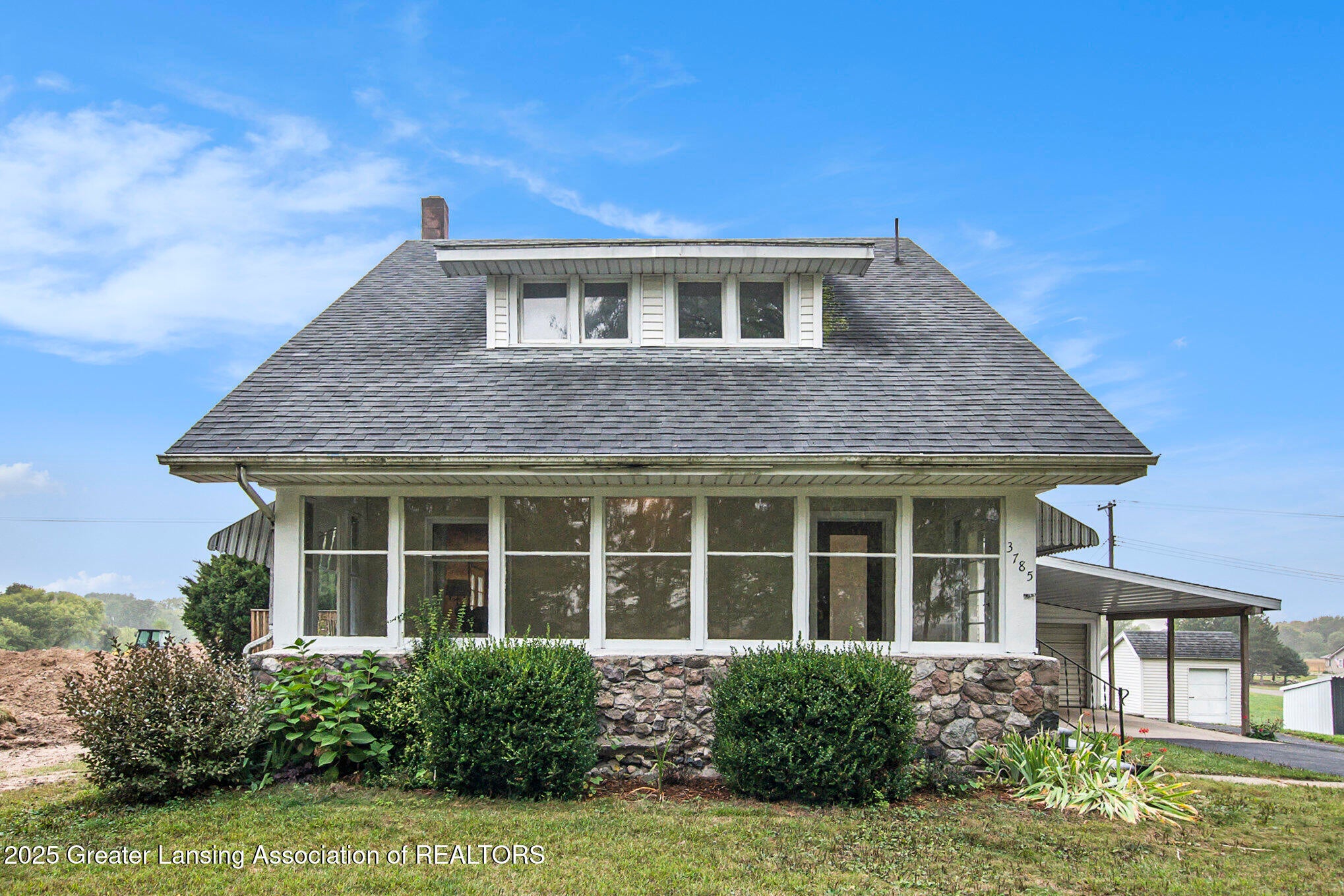 Webberville, Michigan, 48892, United States, 5 Bedrooms Bedrooms, ,2 BathroomsBathrooms,Residential,For Sale,1963155