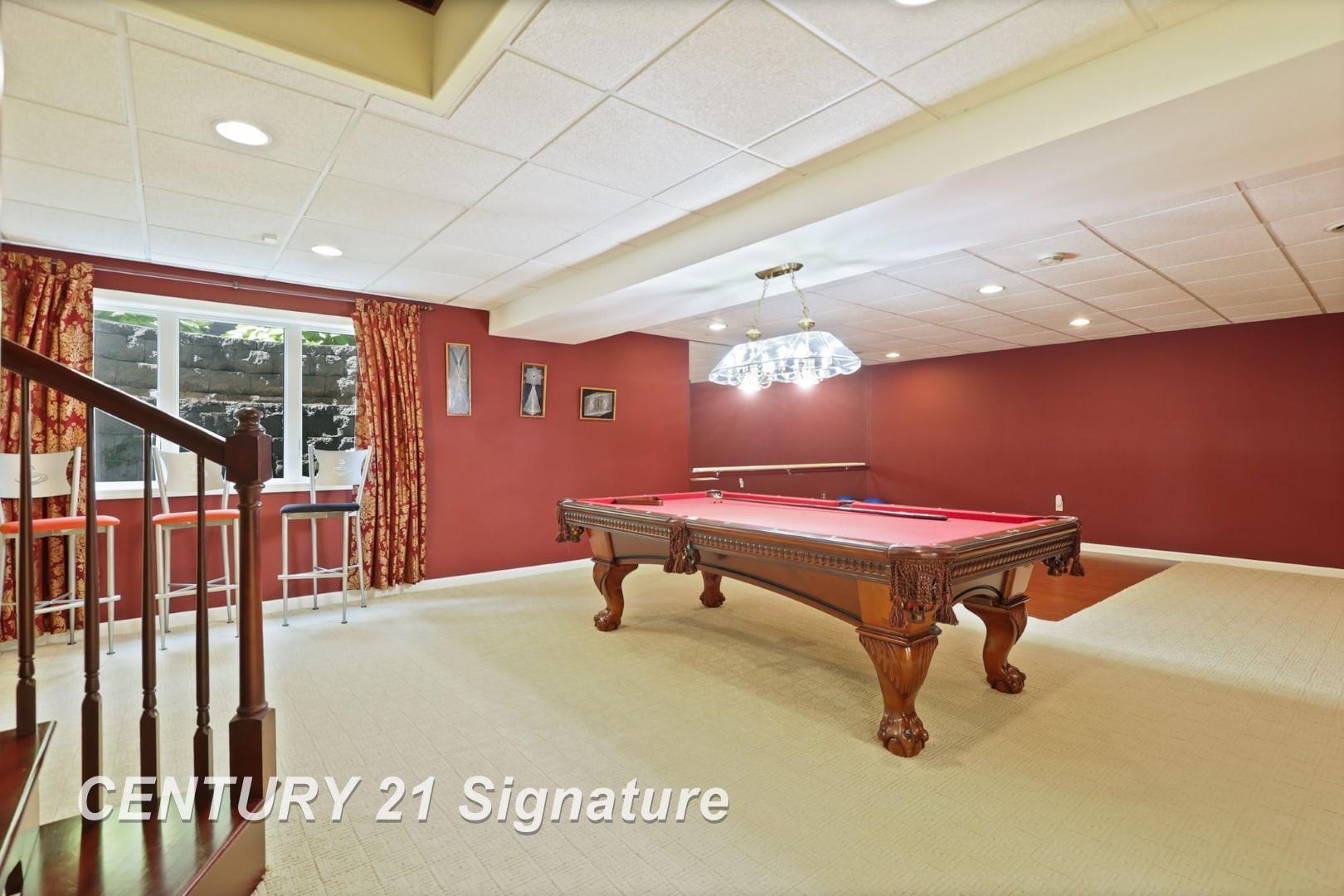 Saginaw, Michigan, 48609, United States, 4 Bedrooms Bedrooms, ,7 BathroomsBathrooms,Residential,For Sale,1980528