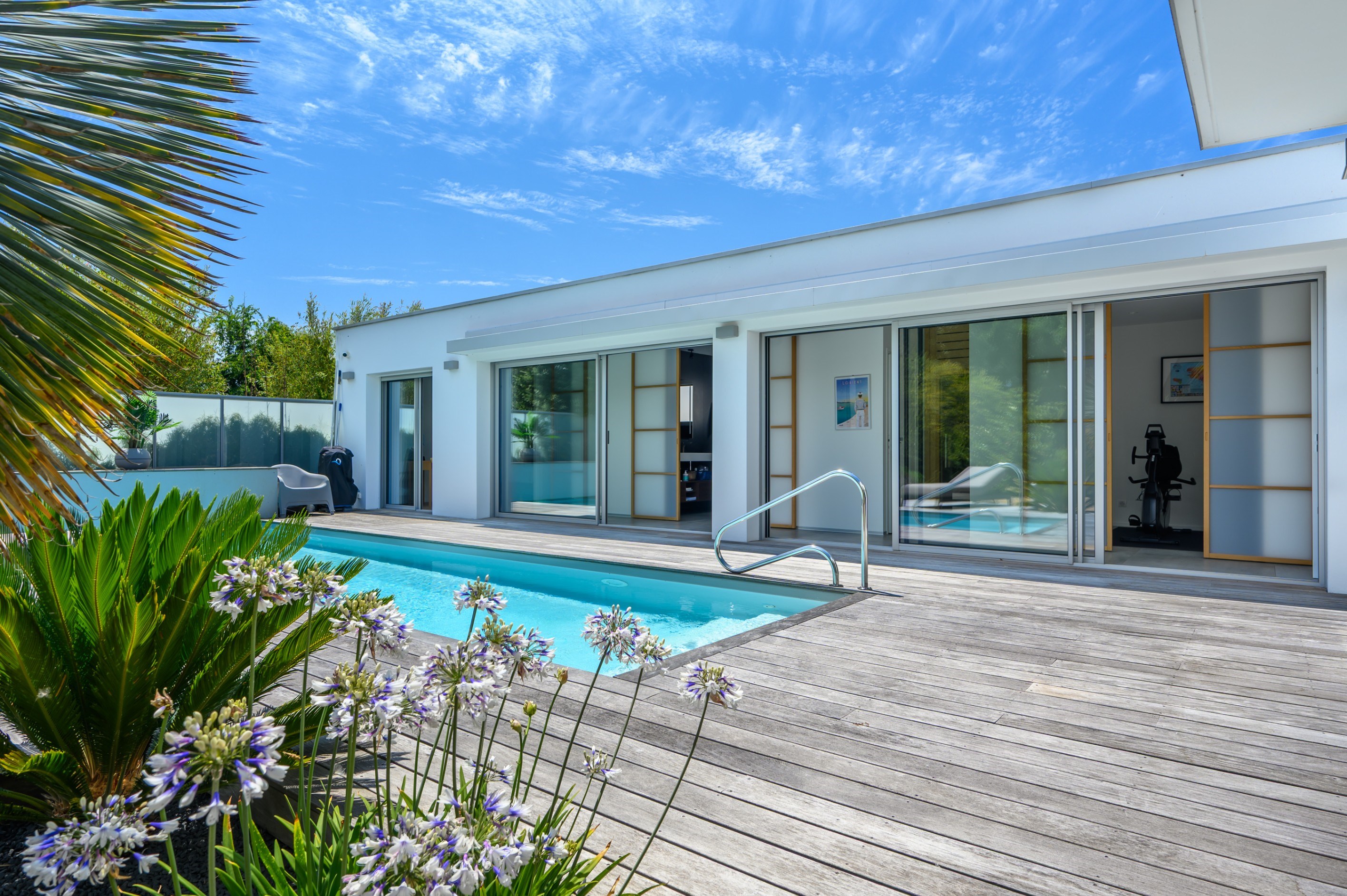  Single-level house with a pool, just steps from the beach - 物件實景