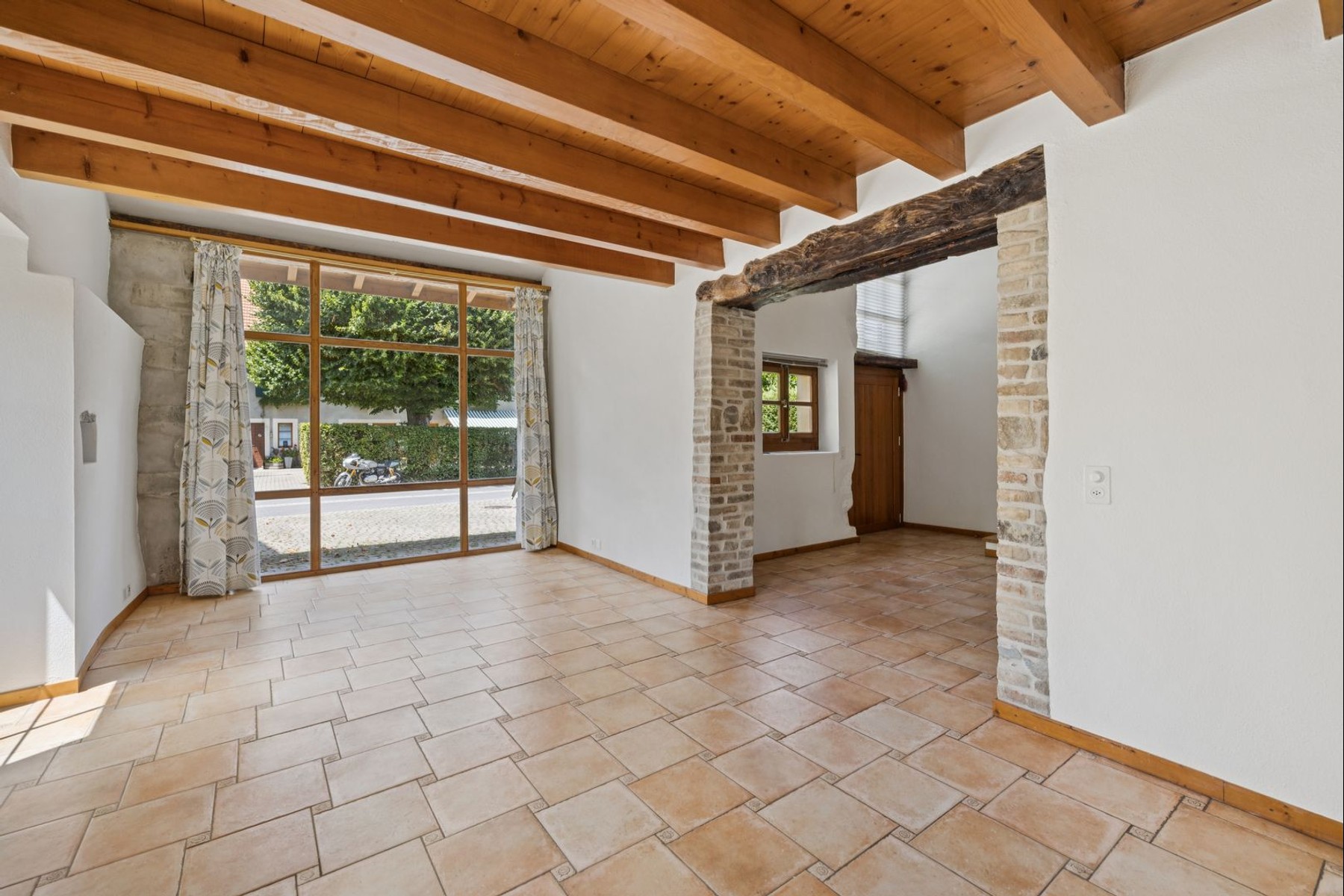  BEAUTIFUL FAMILY VILLA WITH CHARACTER - 物件實景