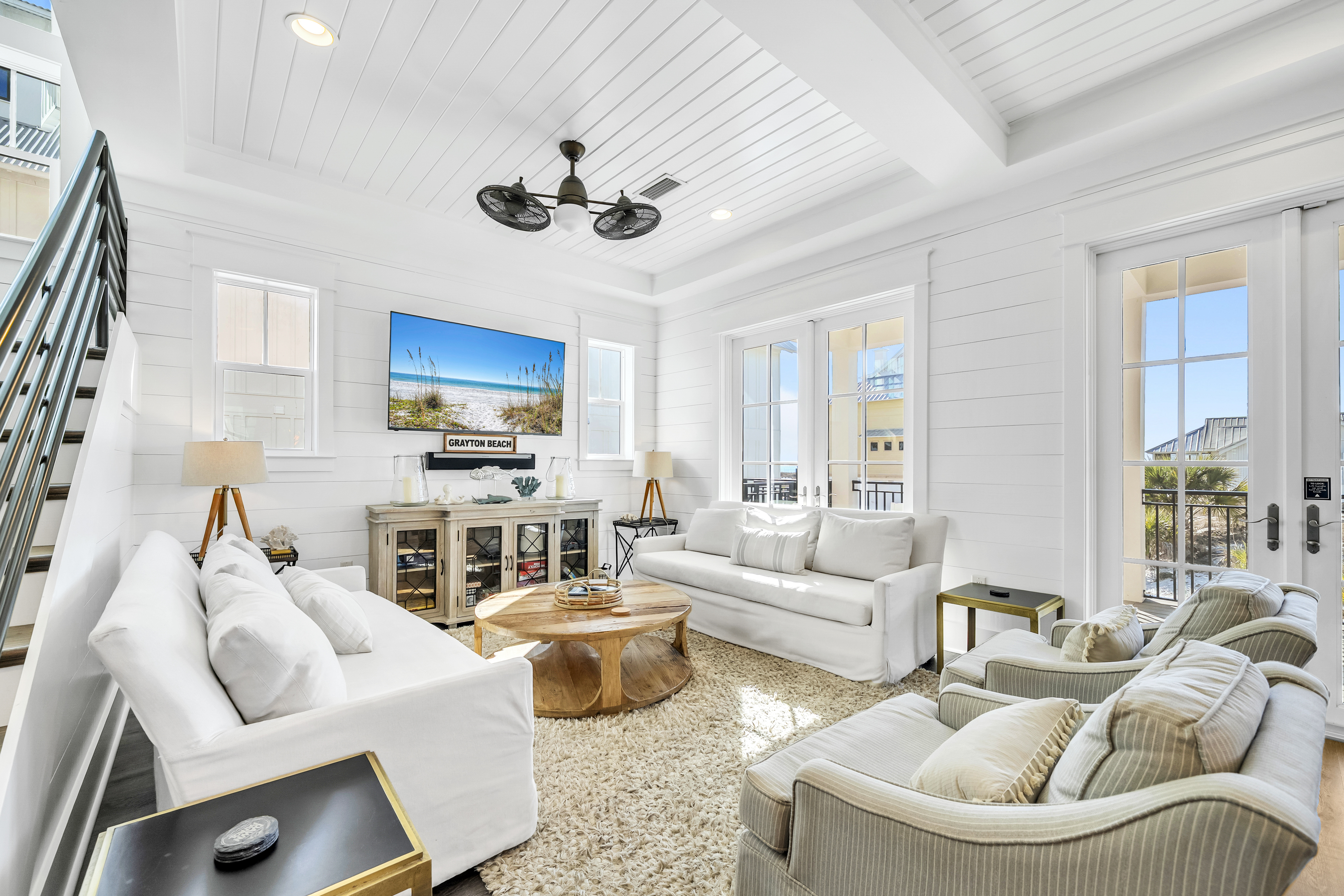  Iconic Grayton Beachfront Retreat with Elevator, Pool & Ample Parking - 物件實景