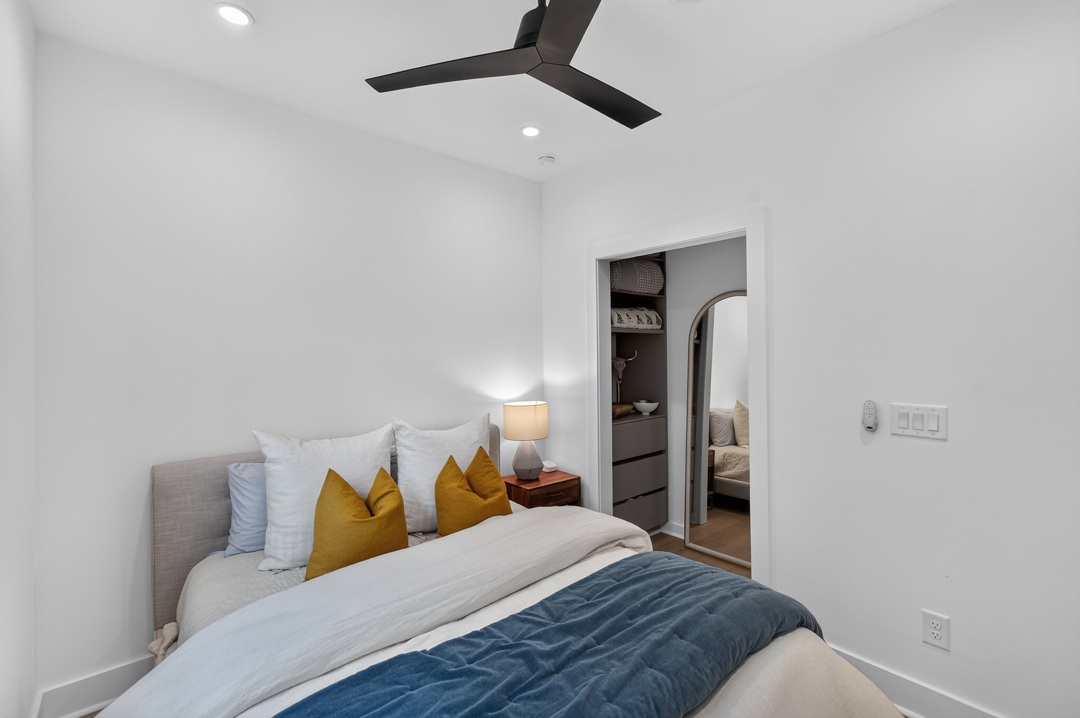  Stunning Luxury Townhome in Premier Boutique Community - 物件實景