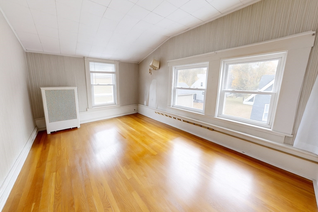 Needham, Massachusetts, 02492, United States, 3 Bedrooms Bedrooms, ,2 BathroomsBathrooms,Residential,For Sale,1988292