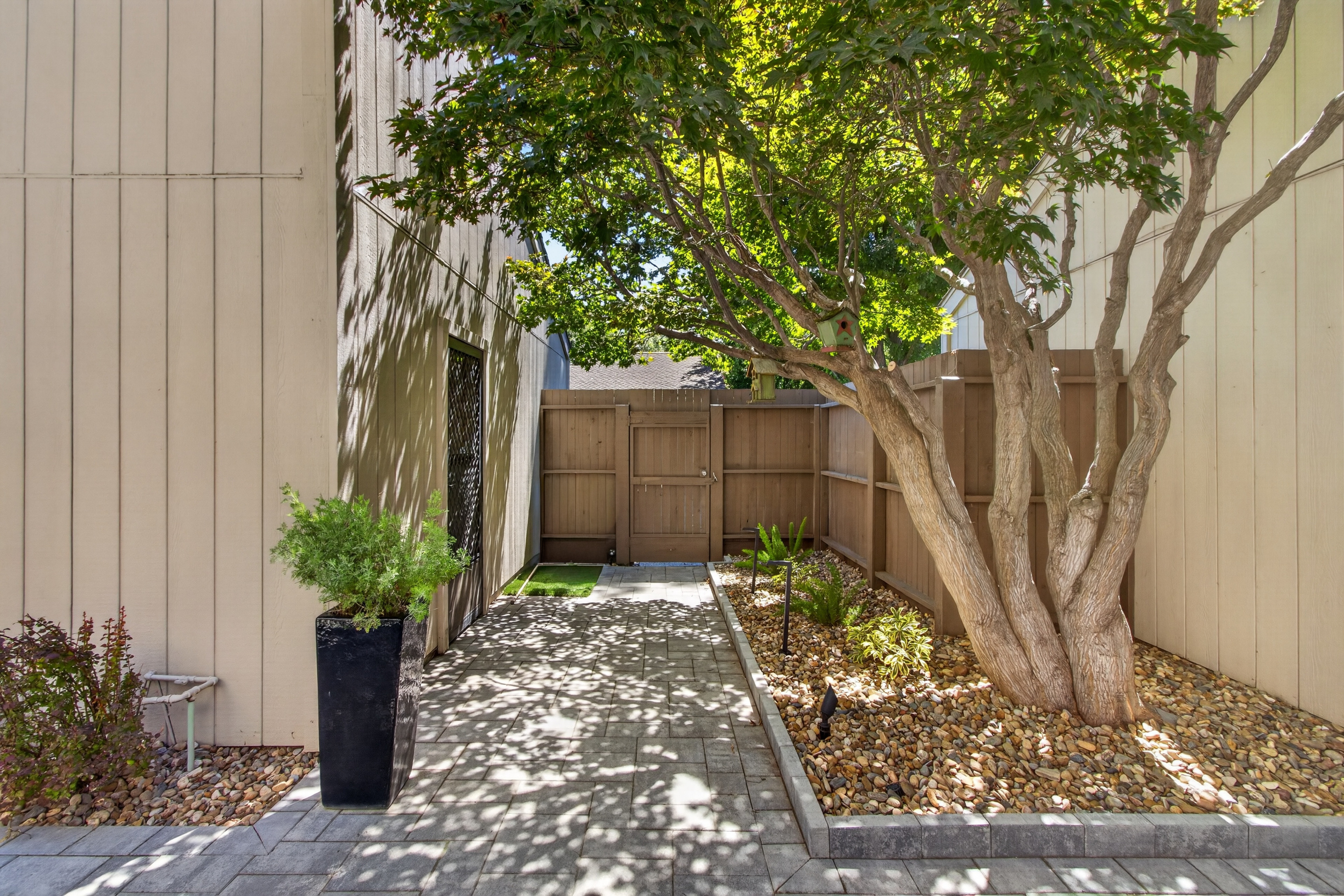  1427 Commons Drive, Sacramento, CA 95825 - 物件實景