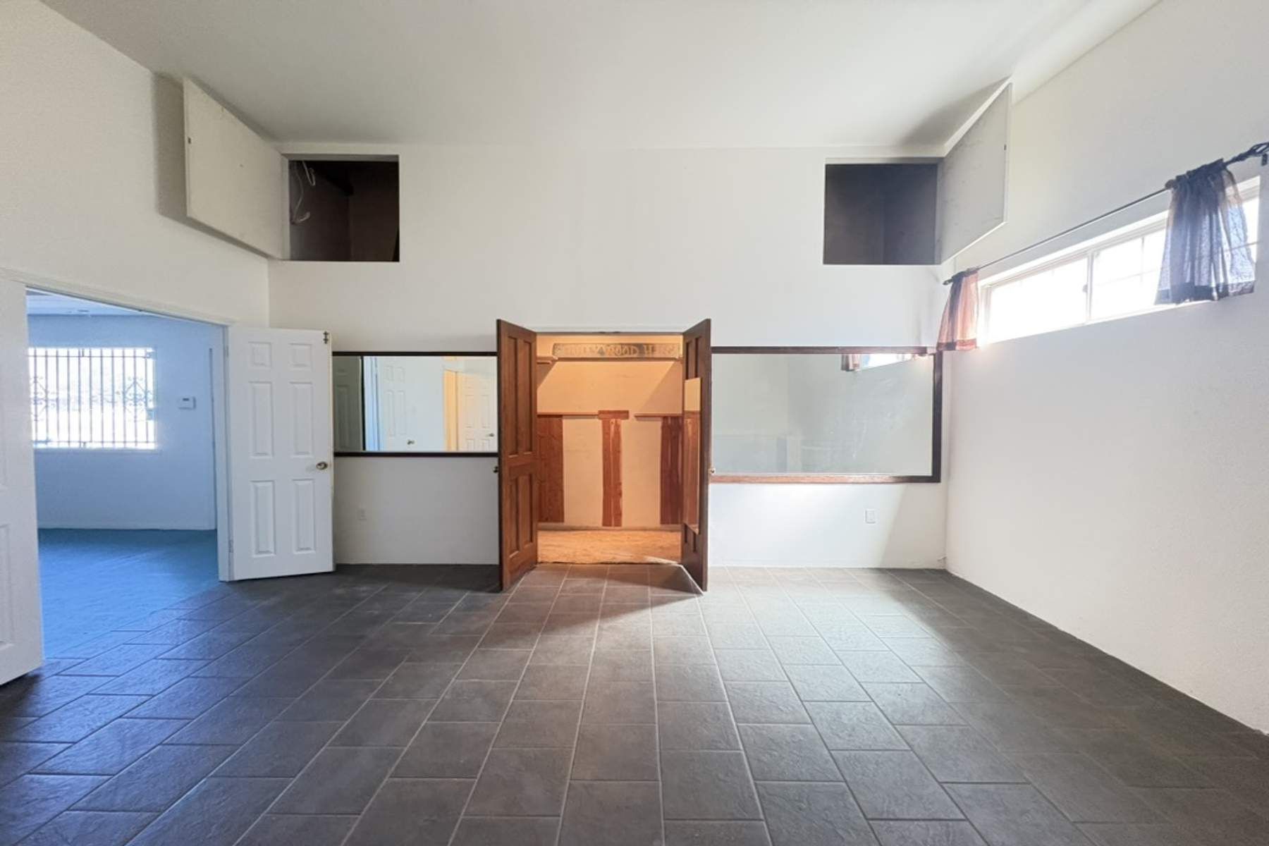  6041 Cleon Avenue - 物件實景