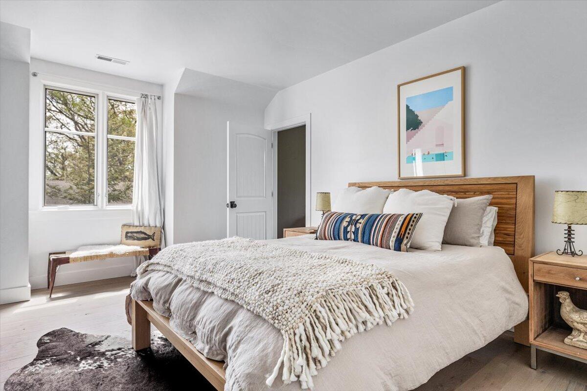 Michiana Shores, Indiana, 46360, United States, 5 Bedrooms Bedrooms, ,4 BathroomsBathrooms,Residential,For Sale,1949684