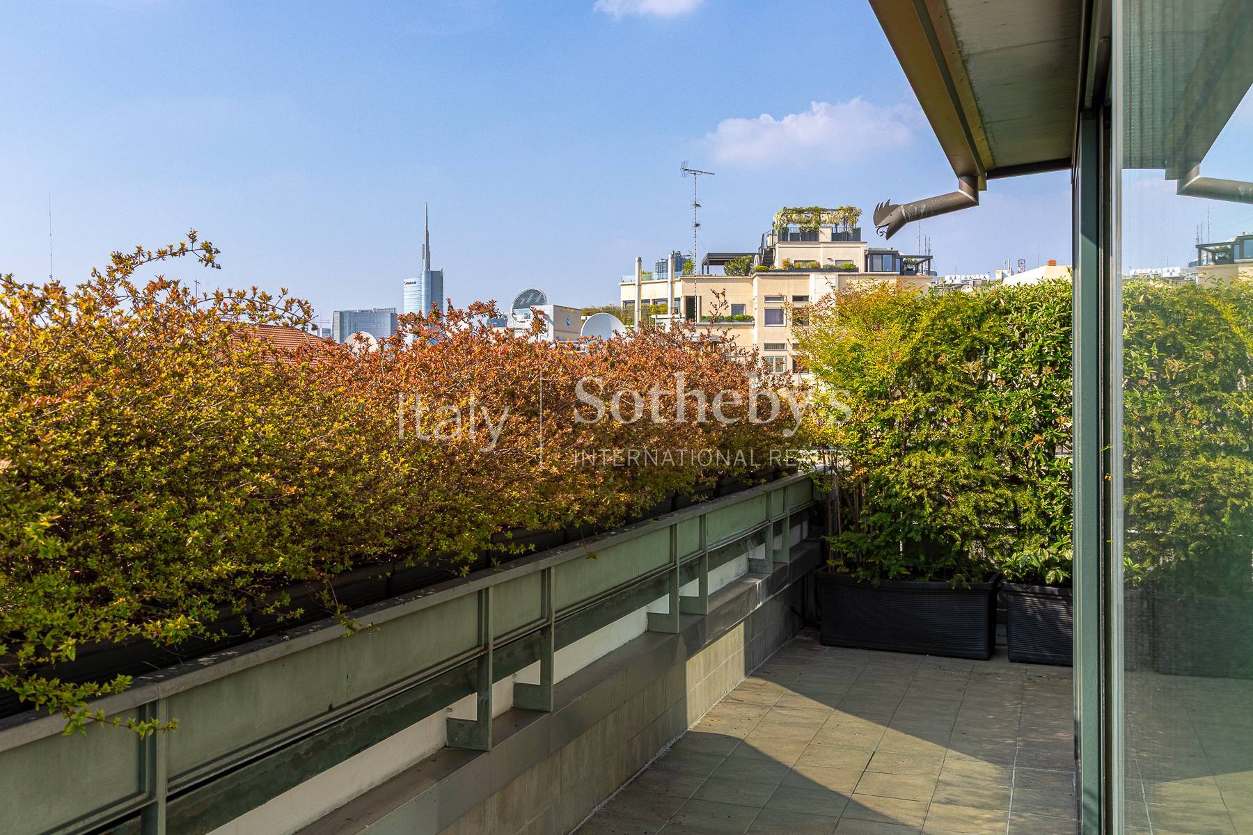  Prestigious penthouse with terrace steps from Montenapoleone - 物件實景
