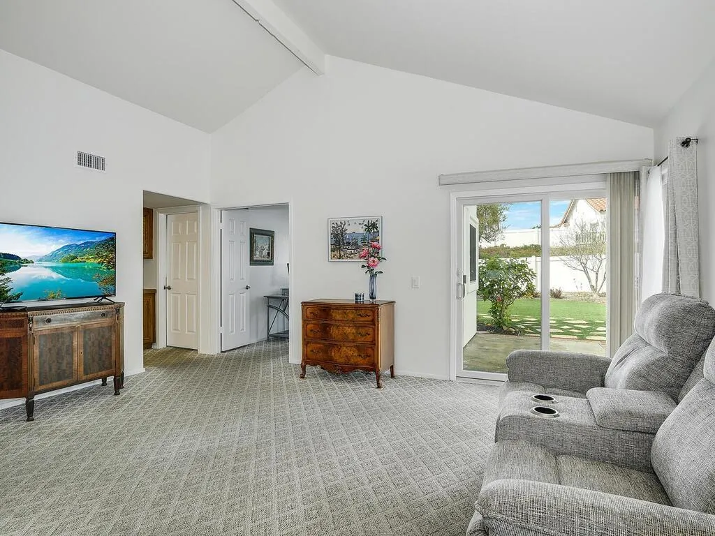Oceanside, California, 92056, United States, 2 Bedrooms Bedrooms, ,1 BathroomBathrooms,Residential,For Sale,1866324