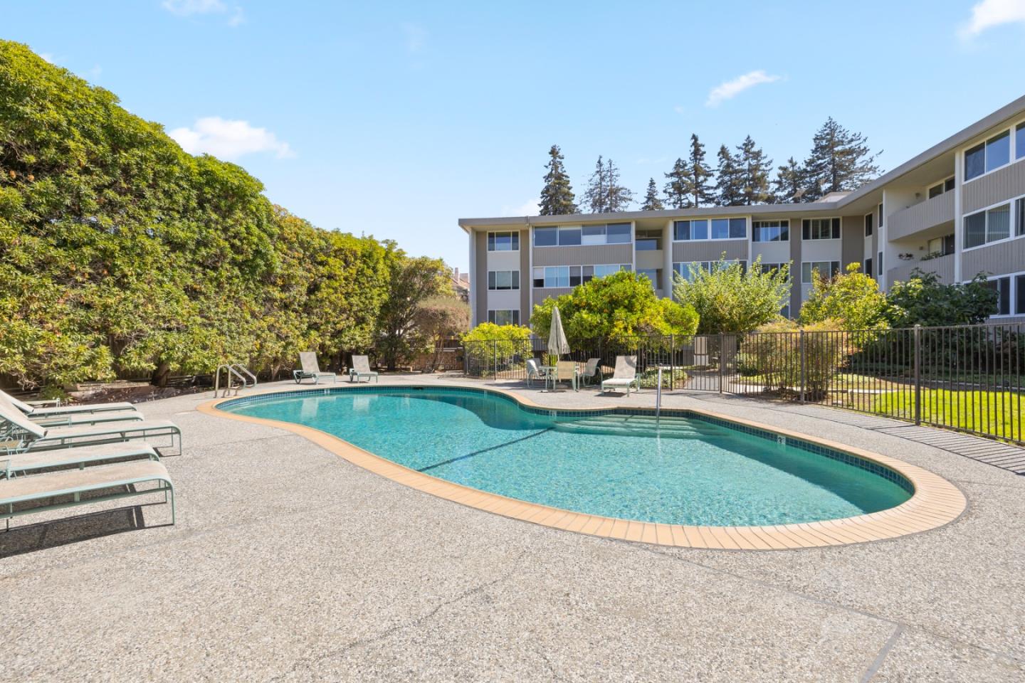 San Mateo, California, 94401, United States, 1 Bedroom Bedrooms, ,1 BathroomBathrooms,Residential,For Sale,1951170